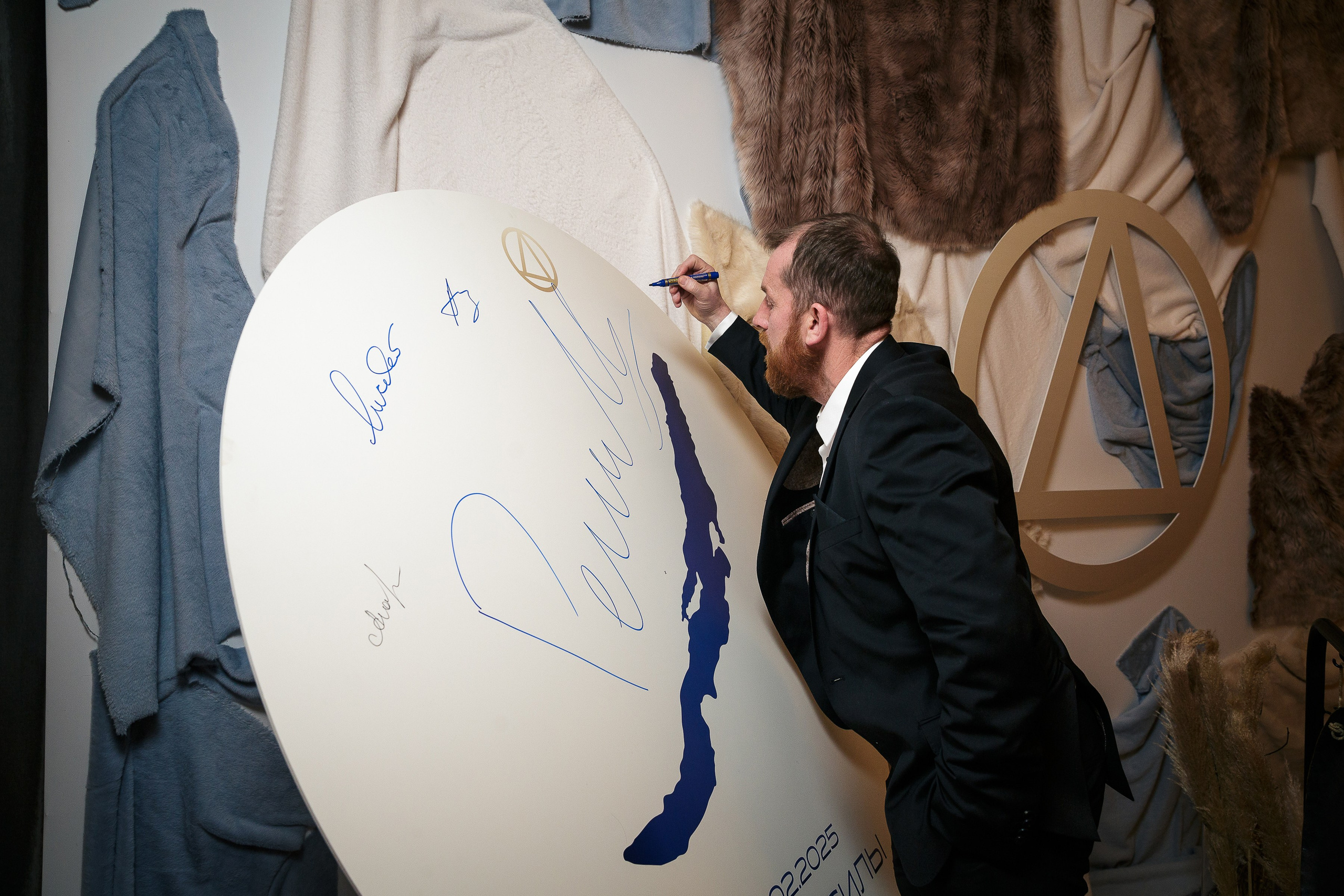 День рождения клуба «Деньги» 6 лет 2025. Репортажный Фотограф Александр Назаров. Москва и М.О