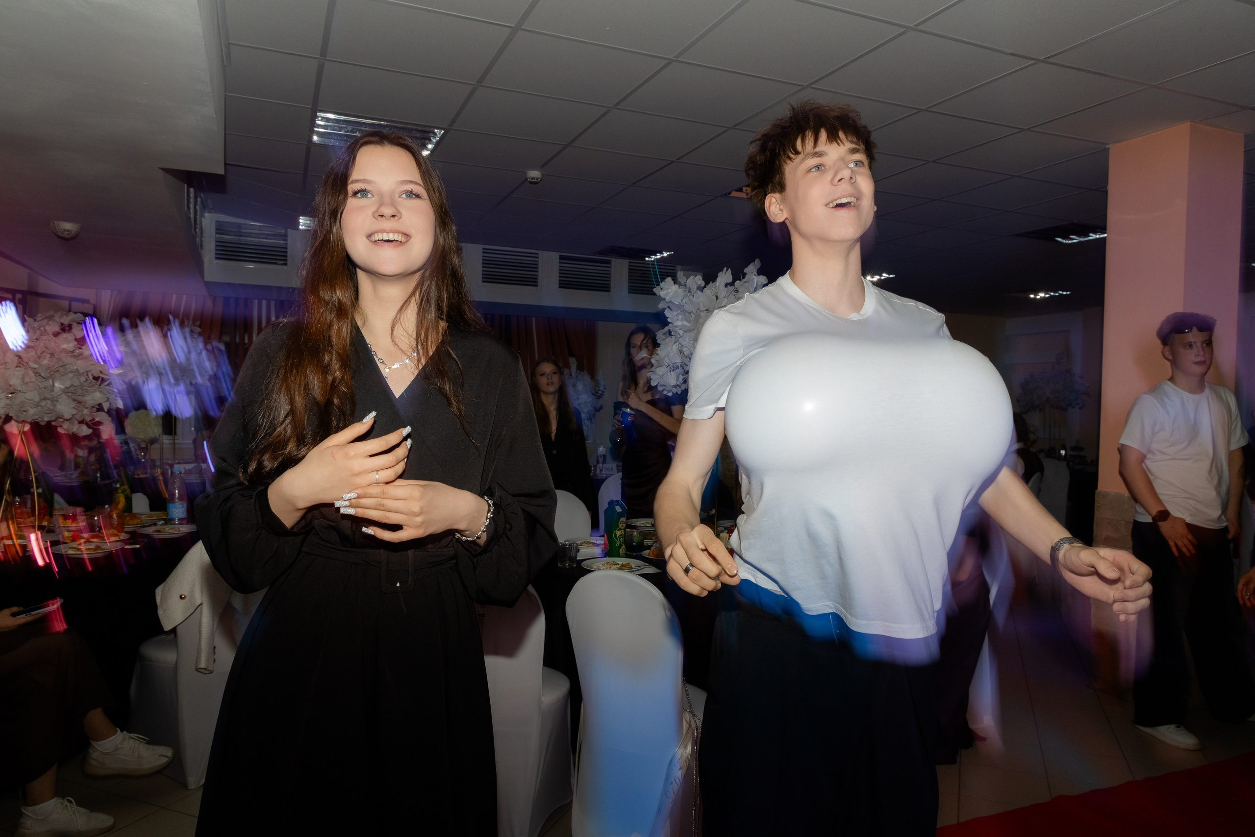 Школьный выпускной 2025 год в Минске, Беларуси. Свадебный фотограф в Минске/Беларуси Сергей Спиридонов