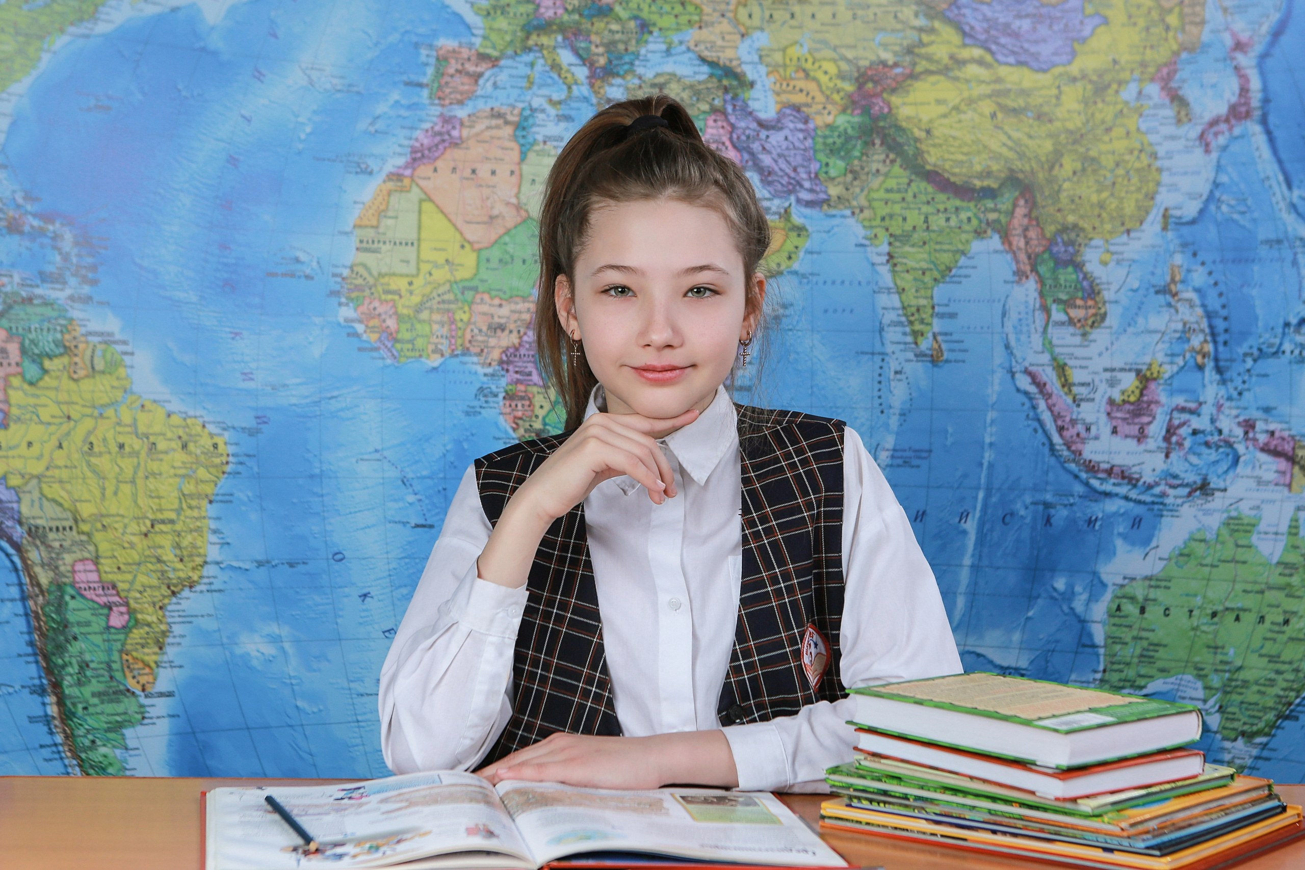 Школьный портреты. Детский фотограф Татьяна Жолобова г. Бийск