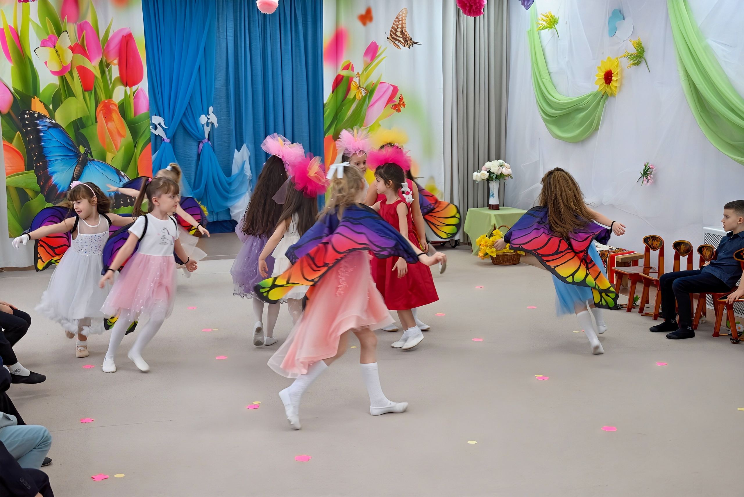 Праздник в группе Цветик семицветик. Семейный и детский фотограф Москва