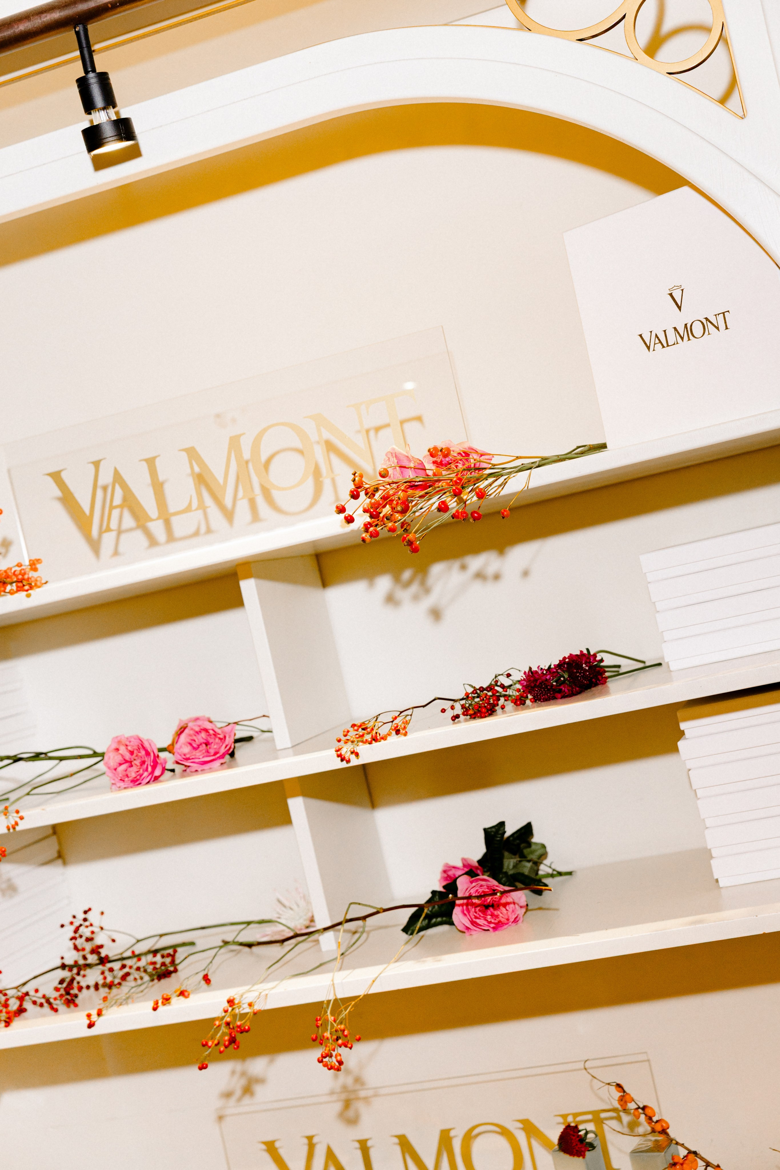 For VALMONT. Костя Жуков — фотограф в Москве