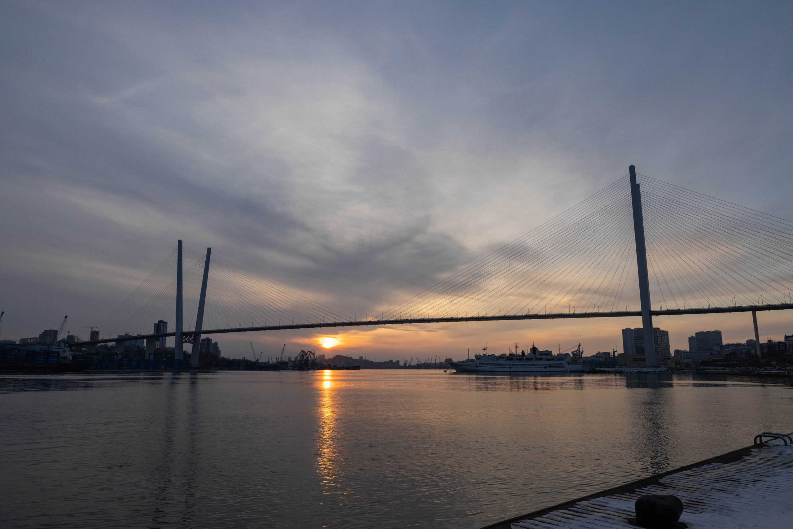 Золотой мост. Турист оптимист