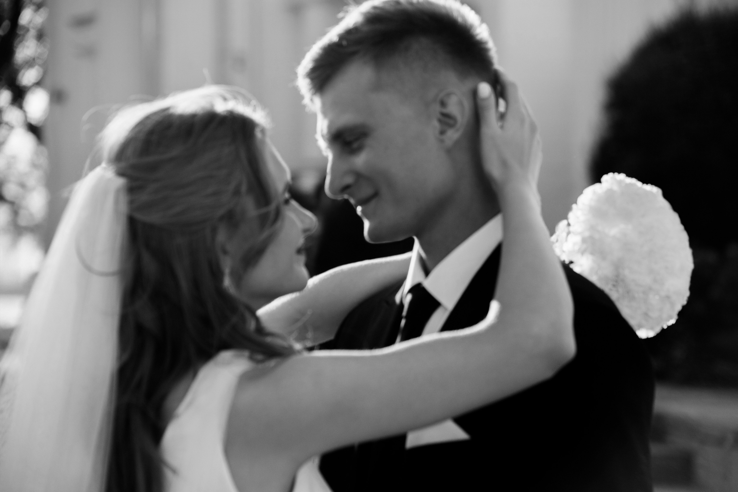 Фотосессия молодоженов у ЗАГСа Ставрополя. Фотограф Ставрополь Пятигорск Елизавета Дарина