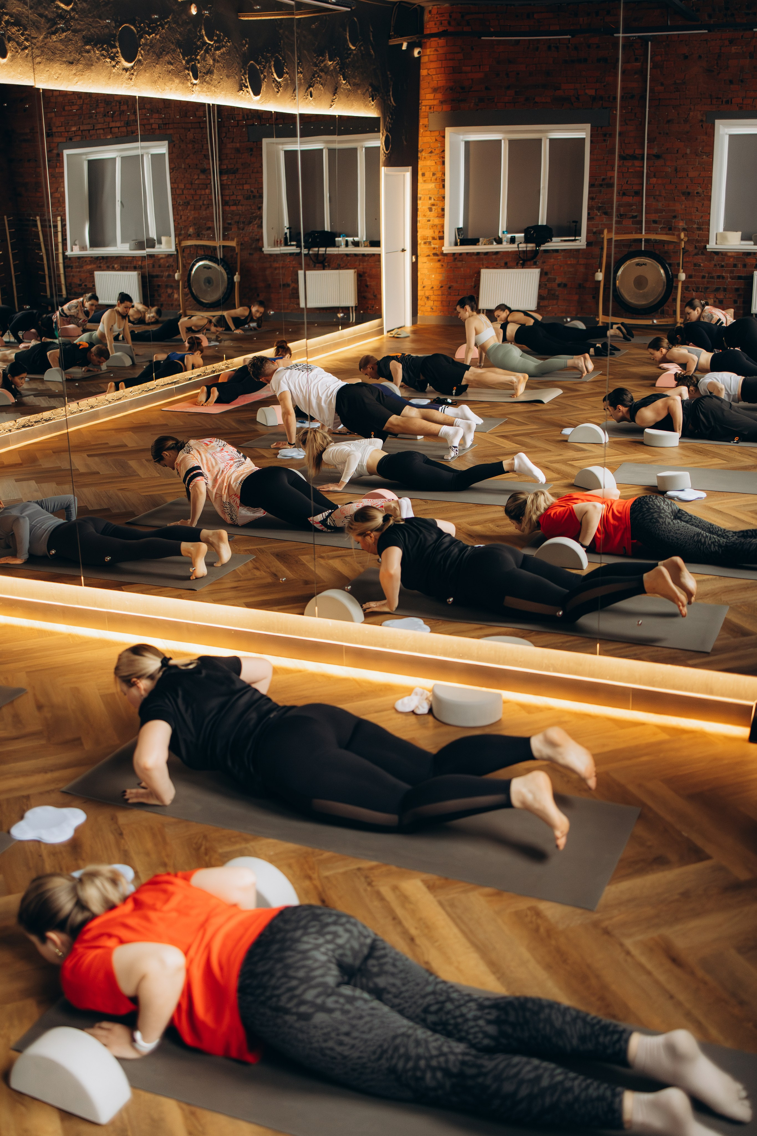 Moon yoga. Свадебный и репортажный фотограф в Омске. Червоткин Никита