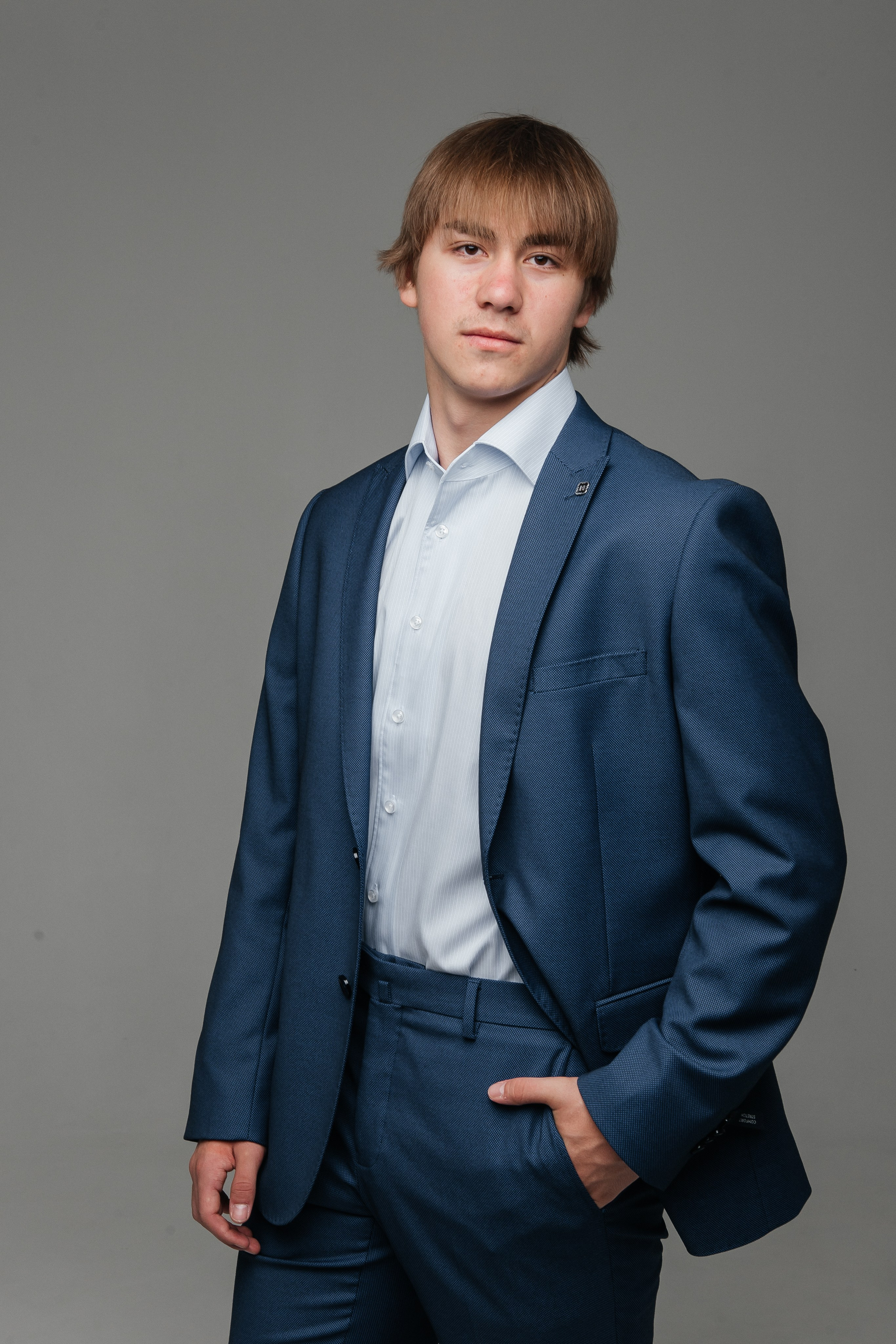 Мужской бизнес портрет. Фотограф в Иркутске Анастасия Кись. Студийная фотосессия беременности в тканях Иркутск. Семейная фотосессия, ПОРТРЕТ «ПОКОЛЕНИЕ»