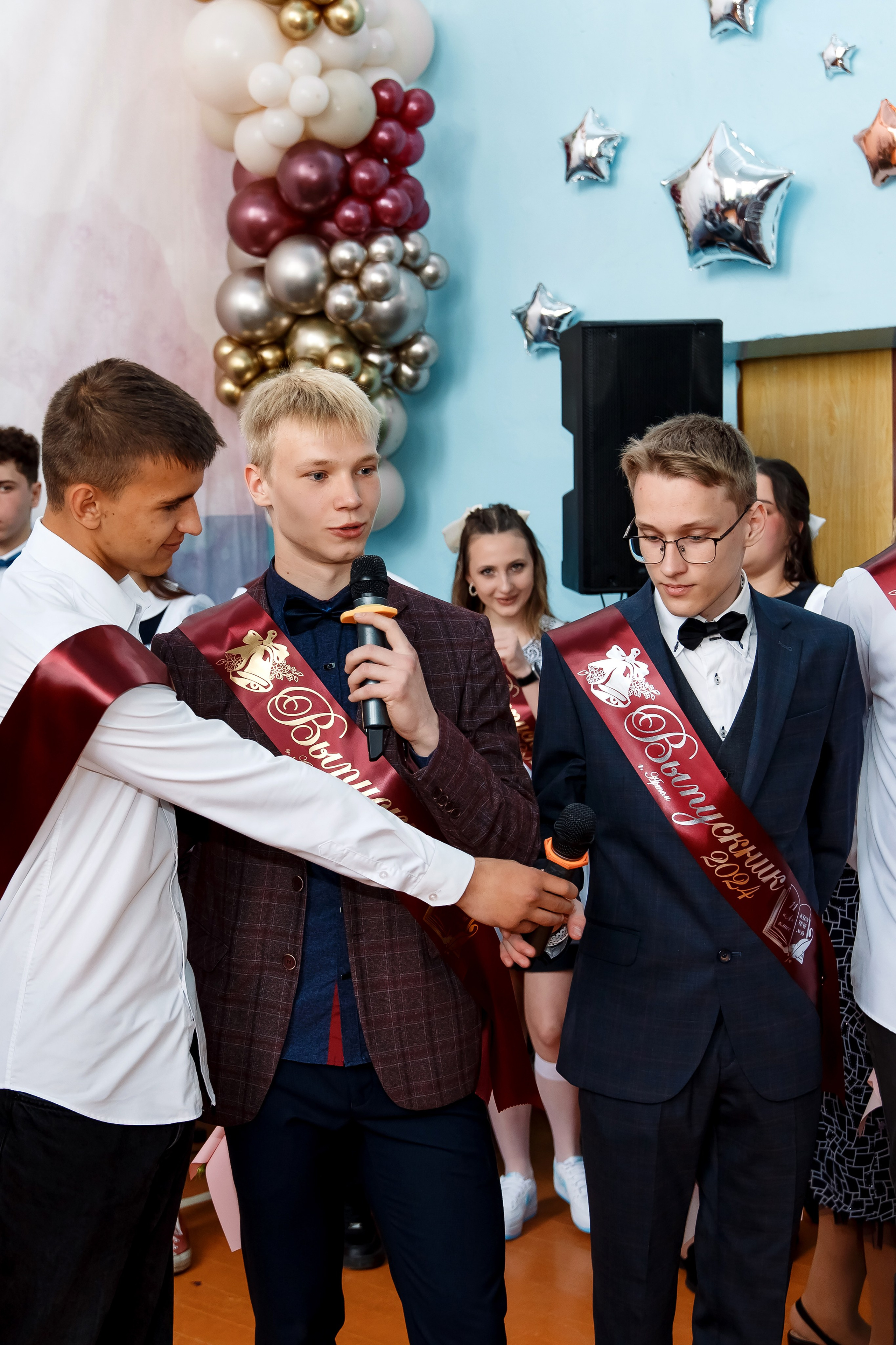 11 класс Последний звонок. Фотограф Любовь Корниенко, Примоский край