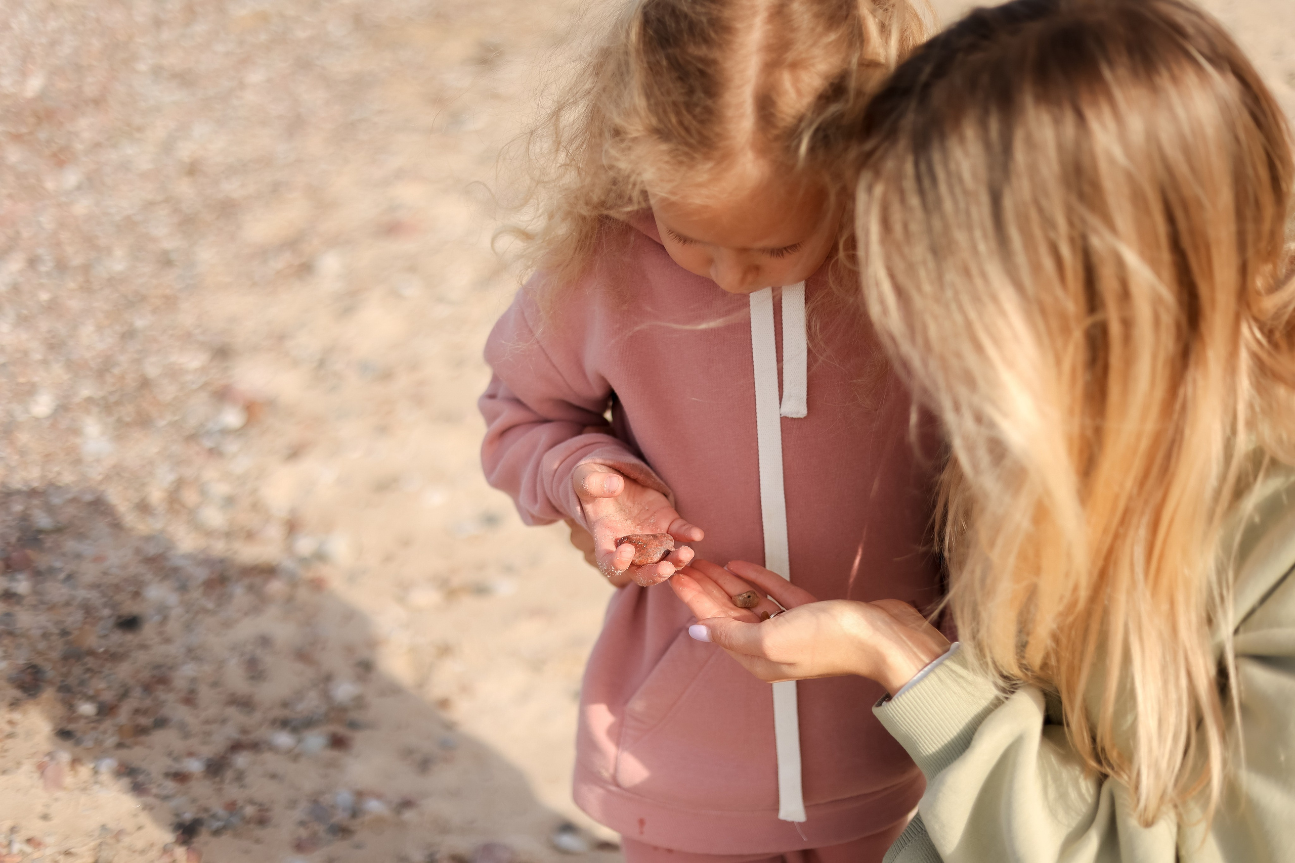 Марина и Ксюша — Куршская коса/Королевский бор. Семейный фотограф в Калининграде Никазакова Ольга