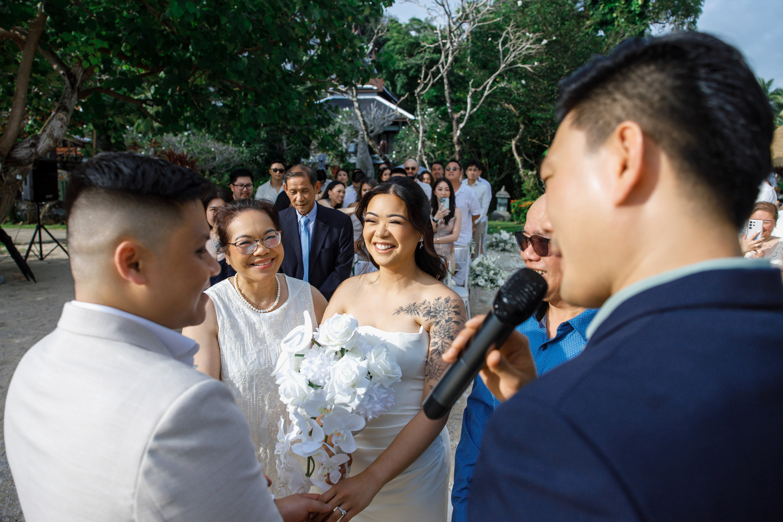 Wedding in Phuket at the Thavorn Hotel. Photographer in Phuket. Photographer Thailand