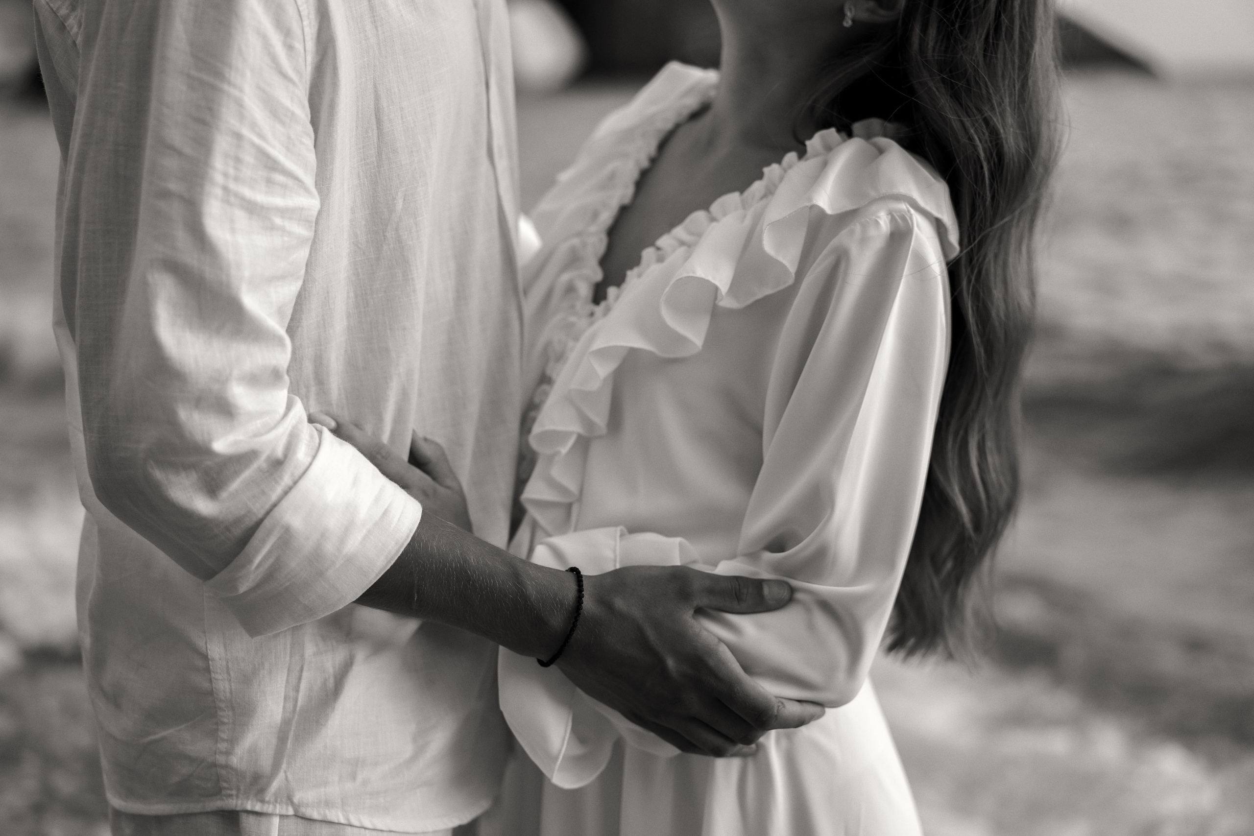 Матвей и Софья на фотосессии дикого пляжа Грот Дианы в Крыму. Свадебный фотограф в Ростове-на-Дону. Таинство Крещения и Венчания, семейные фотосессии. Алёна Чёботова