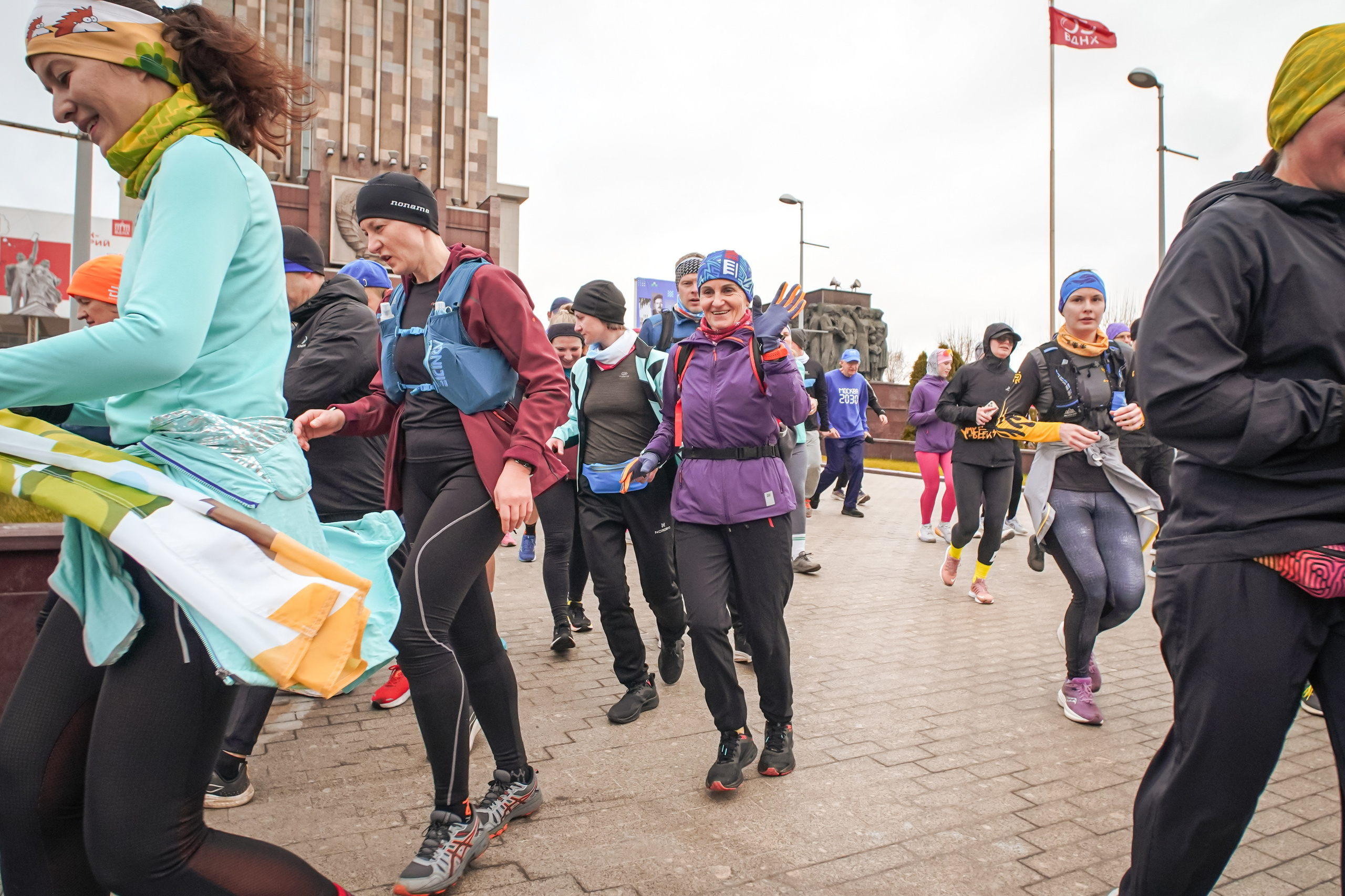 #марафонудома #яuzarun 2024 2-я петля, группа 6:30. Роман Капилюшов. Бег. Фото. Видео. г. Люберцы