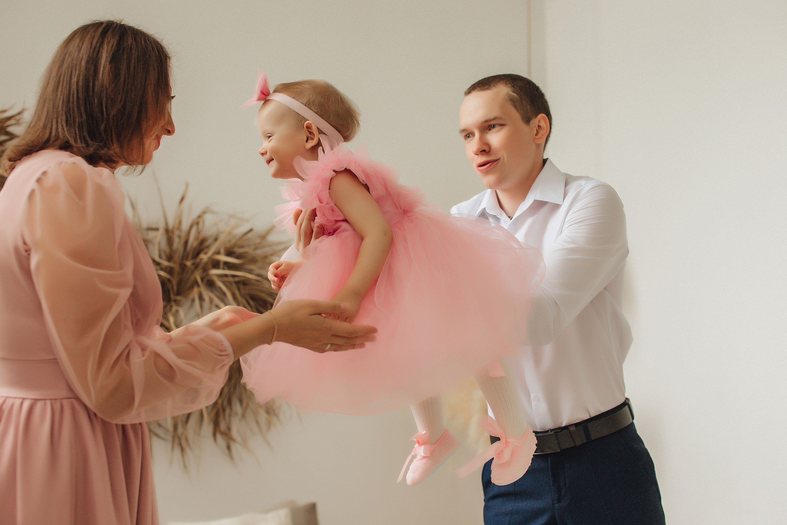 Алина + Коля + Алиса. Студия. Свадебный и семейный фотограф Пушкин Царское Село СПБ Питер Санкт-Петербург и Рязань Ольга Козлова