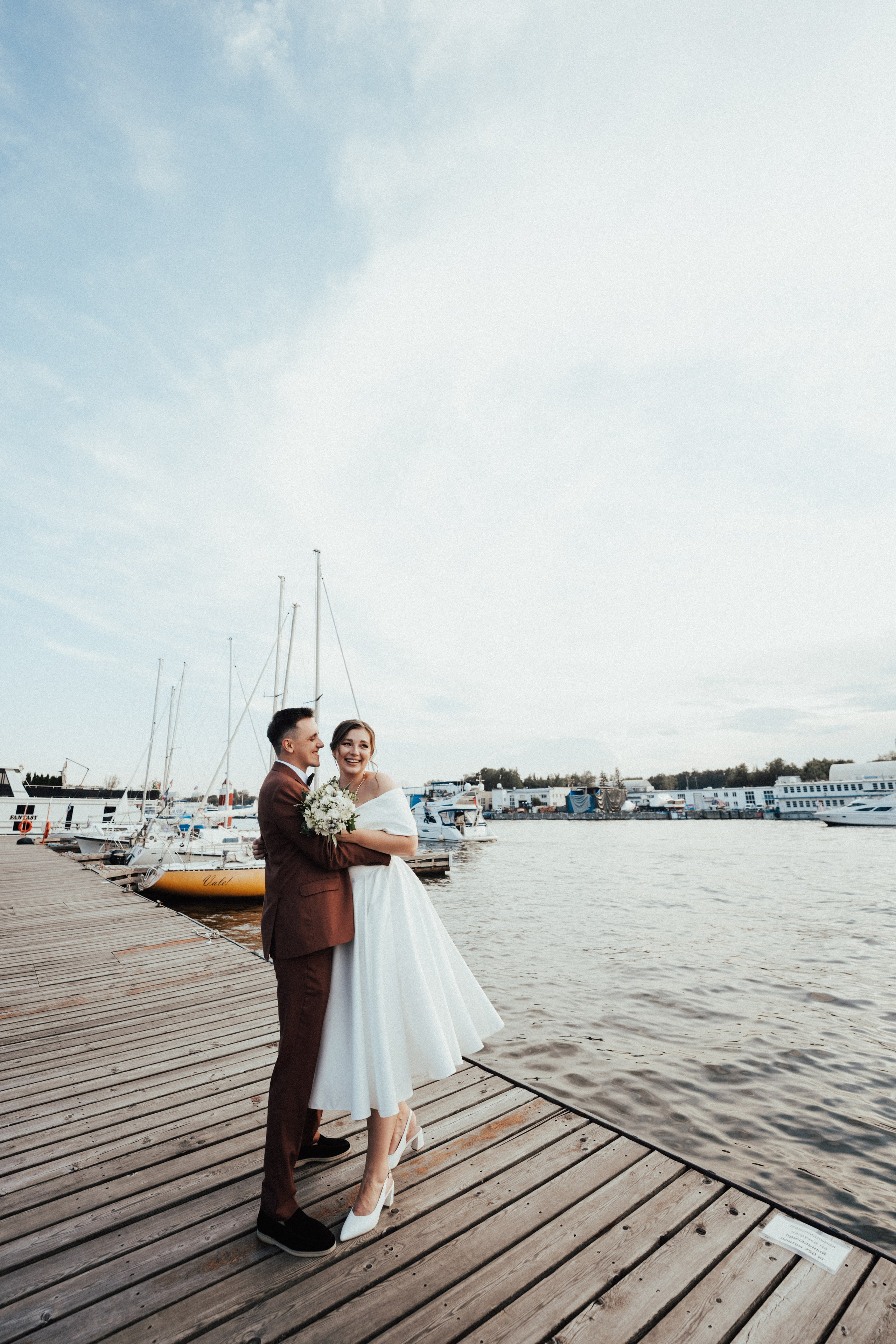 Свадебная прогулка на пирсе в Долгопрудном