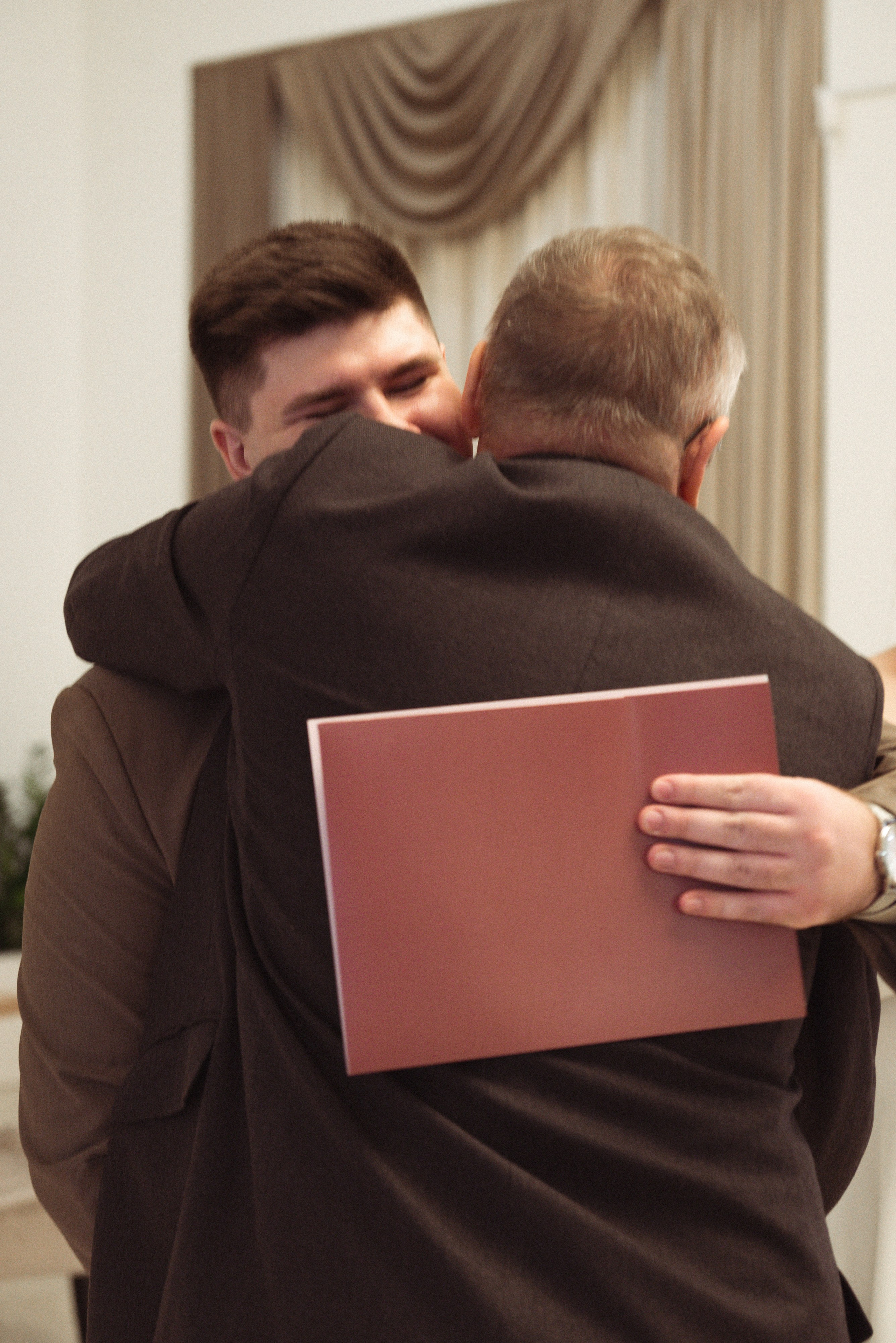 Роспись в ЗАГСе ВДНХ. Фотограф Москва Настя Профотовна. Репортажные, свадебные и контент фотосессии