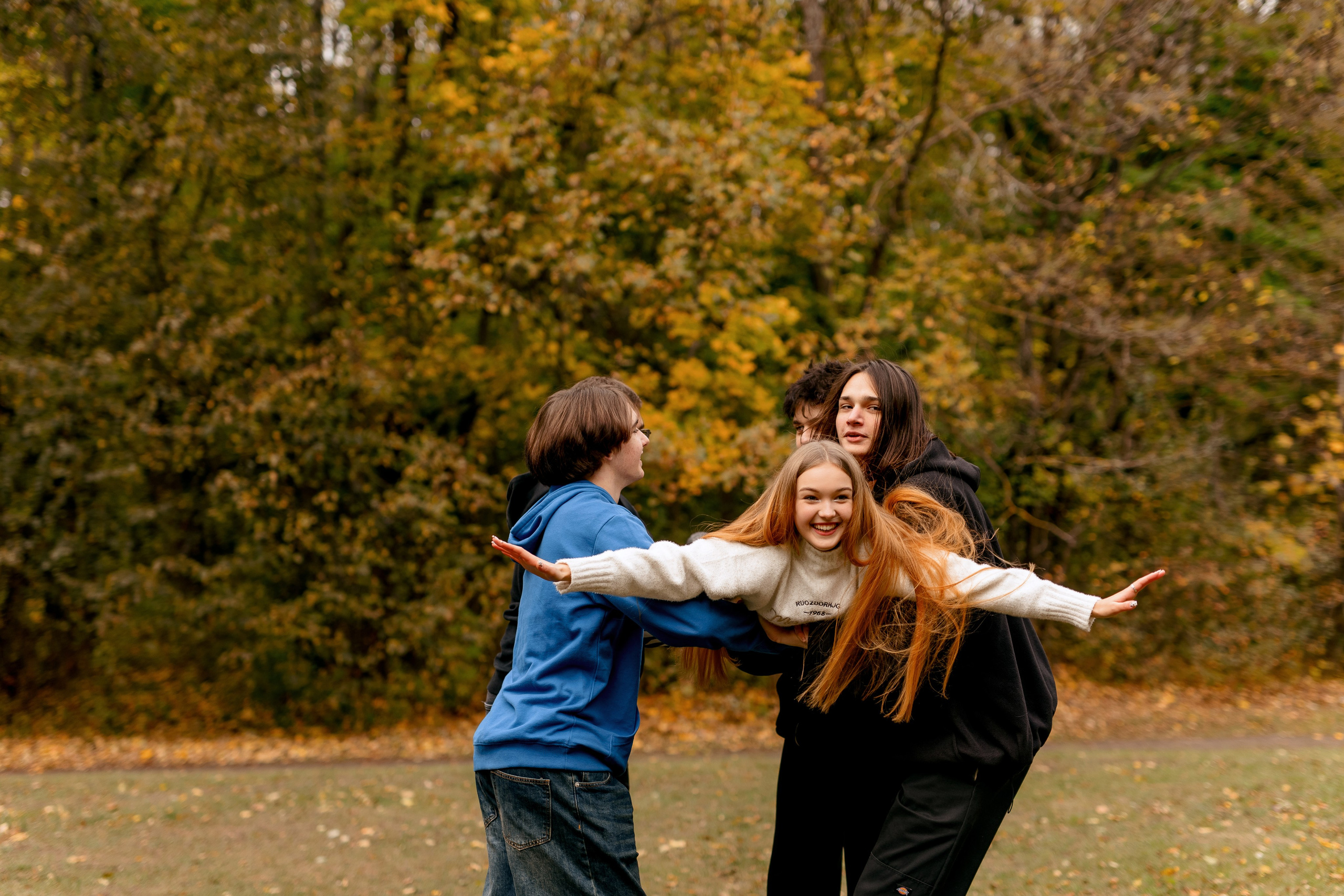 11 класс осенью в роще. Свадебный и семейный фотограф в Туле и области Маша Костина