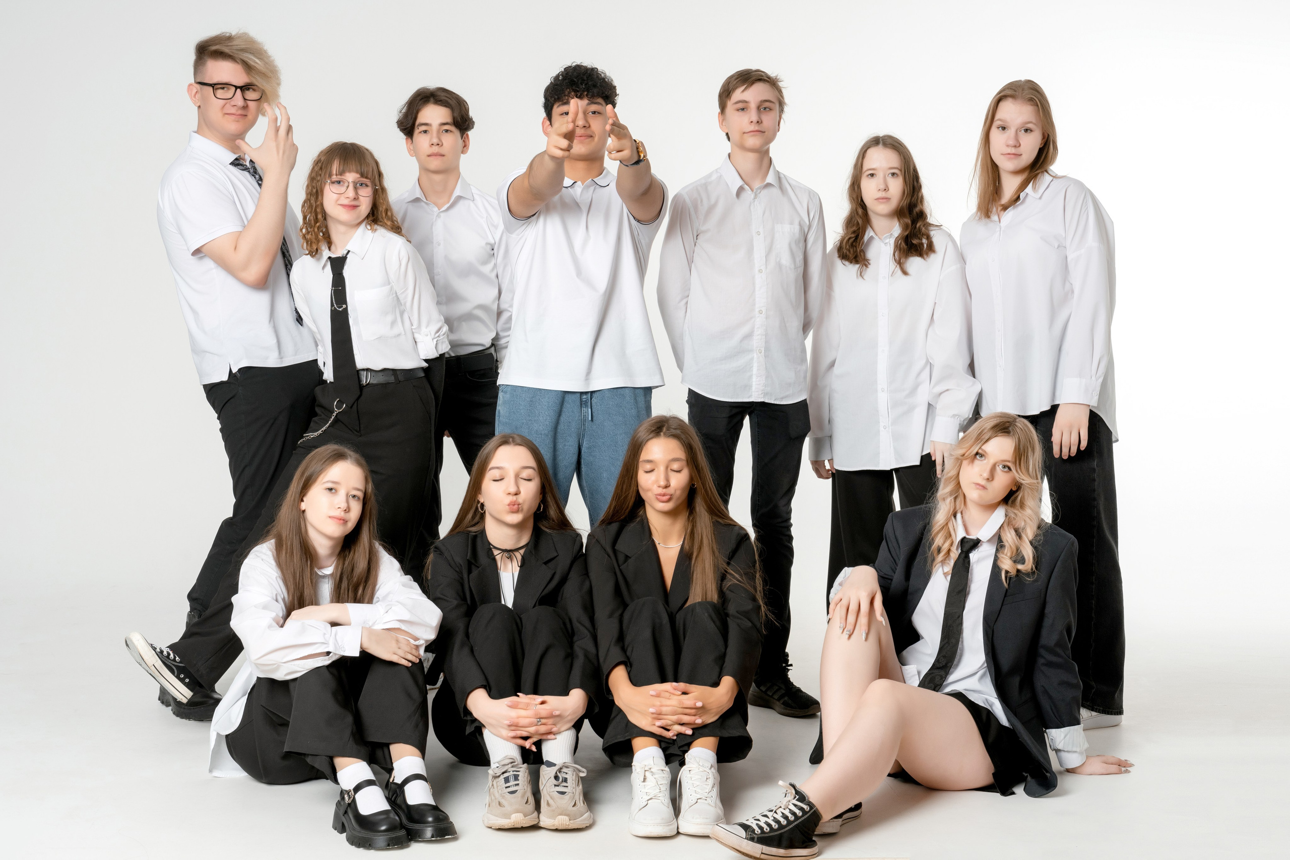 Выпускной альбом с 9 класса Школьная выпускная фотокнига