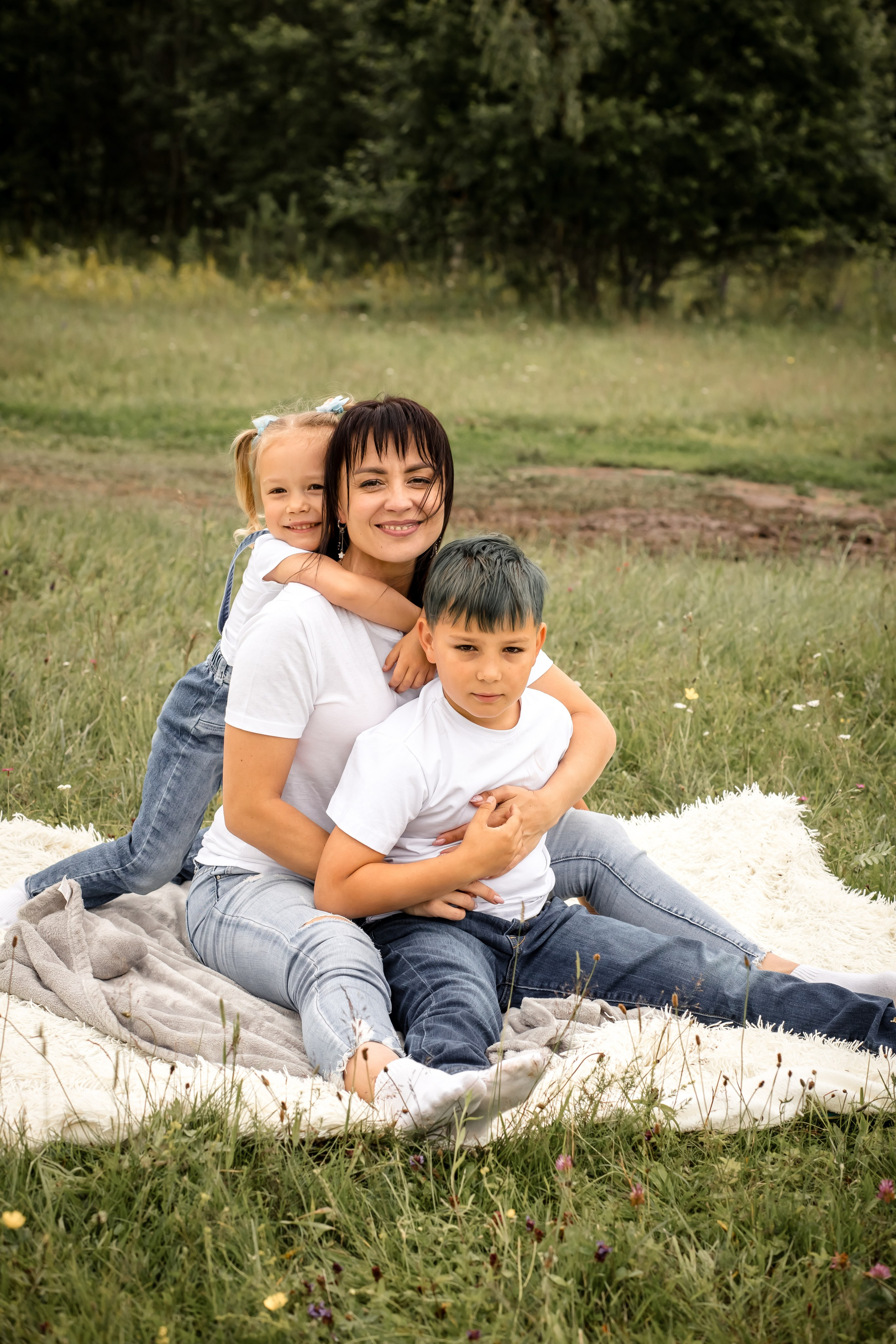 Катя с детками