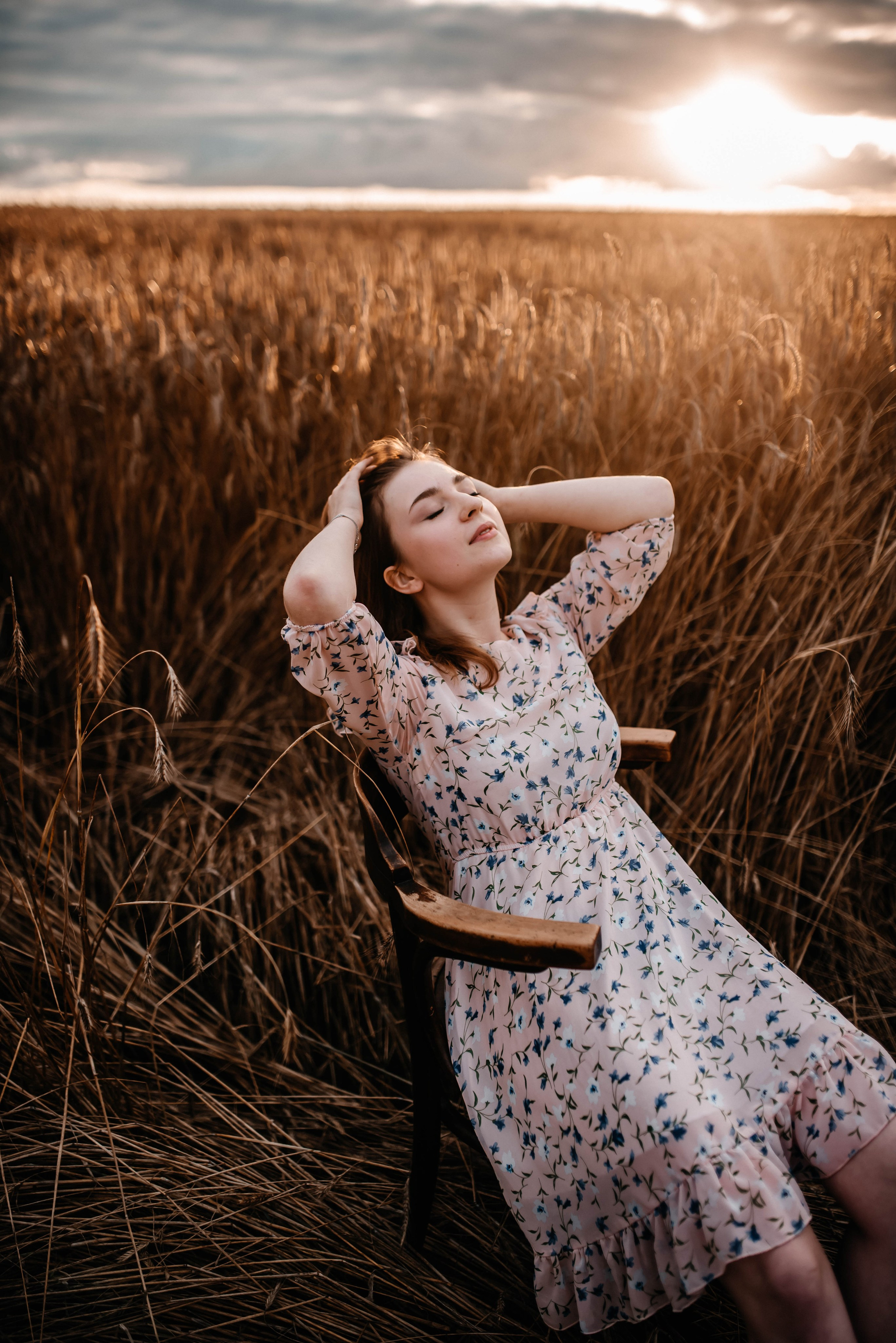 Маша, лето, закат. Главная