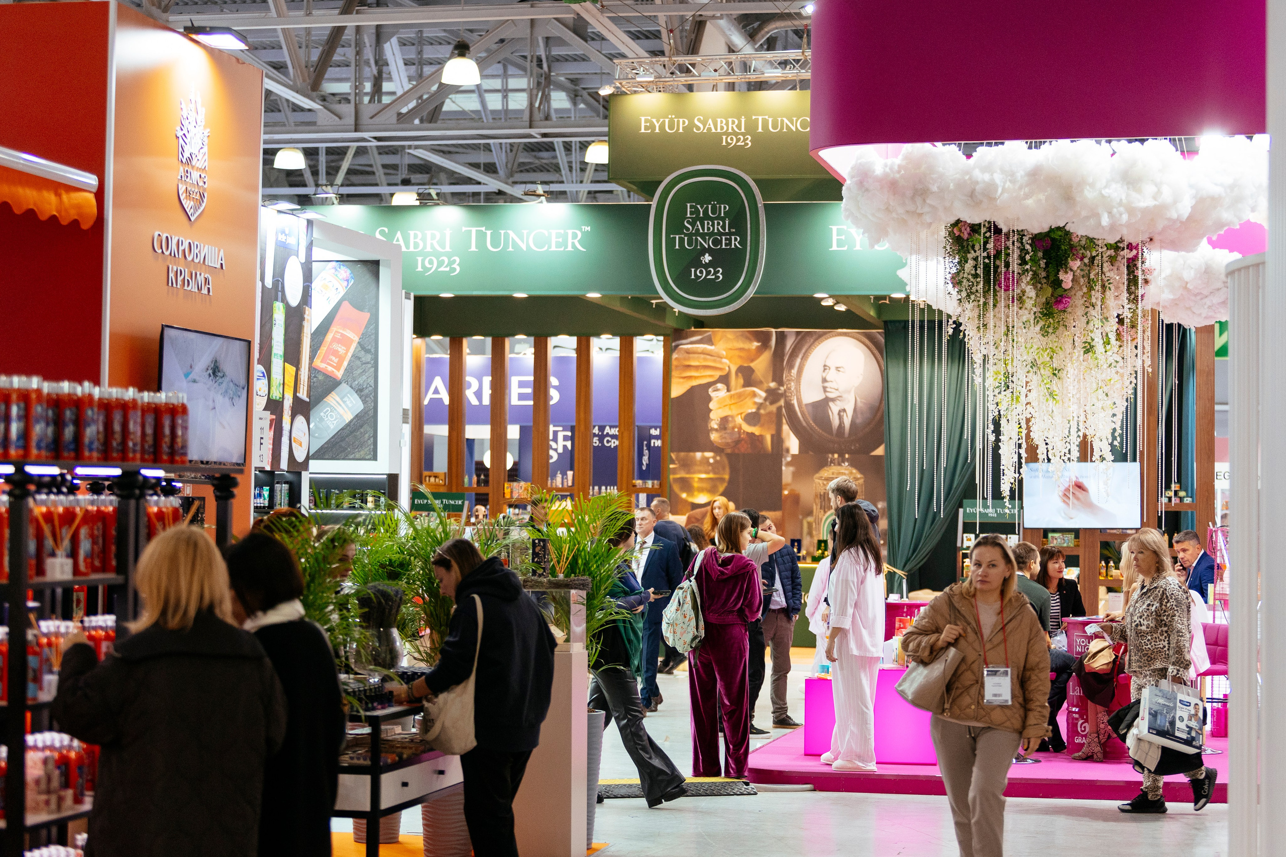 InterCHARM 2024. Фотограф Георгий Нигматулин