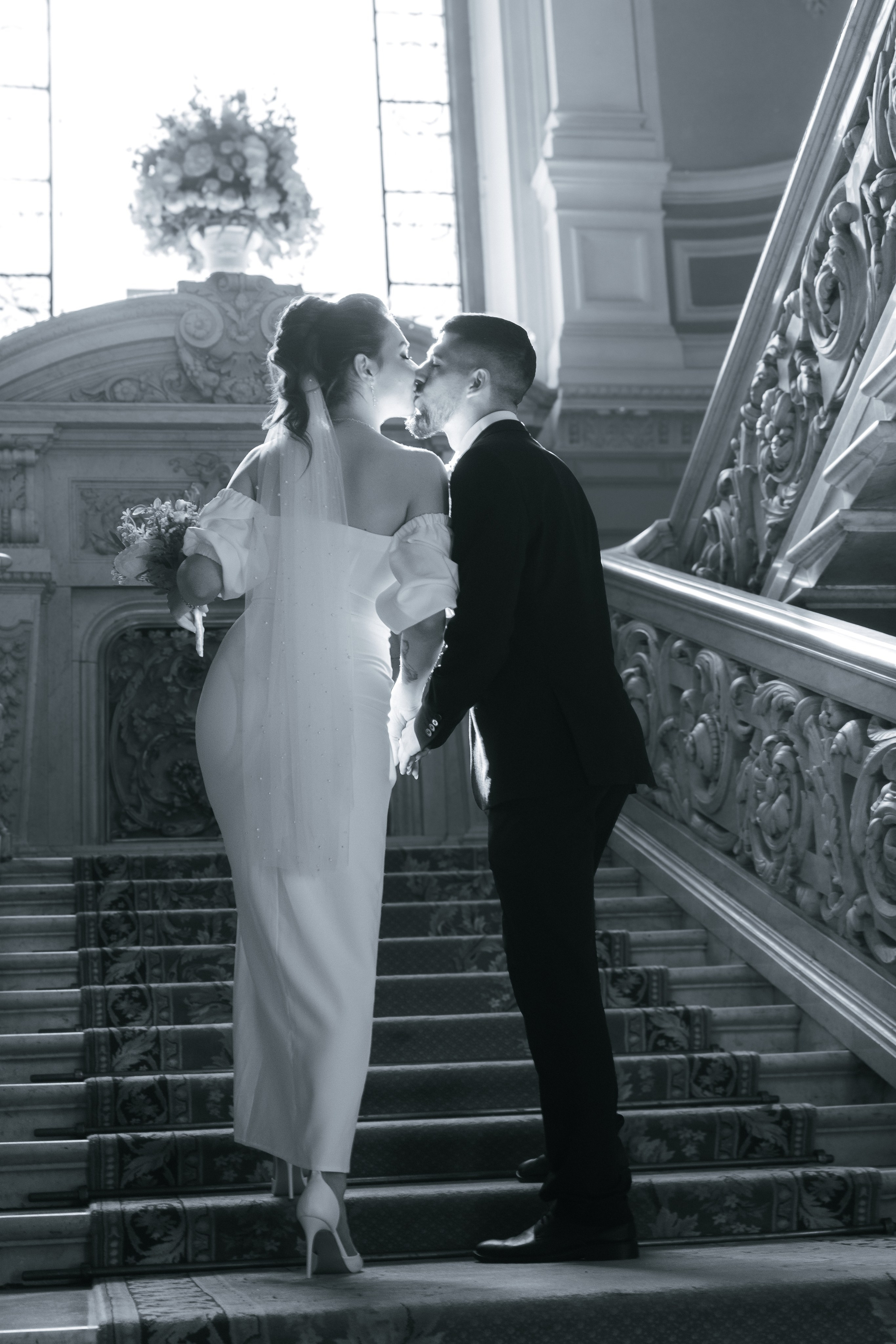 Быстрая фотосессия в ЗАГСе на Английской набережной. Professional photoartist in St. Petersburg (wedding, reportage, portrait, model book, love story) Alexander Shvedov