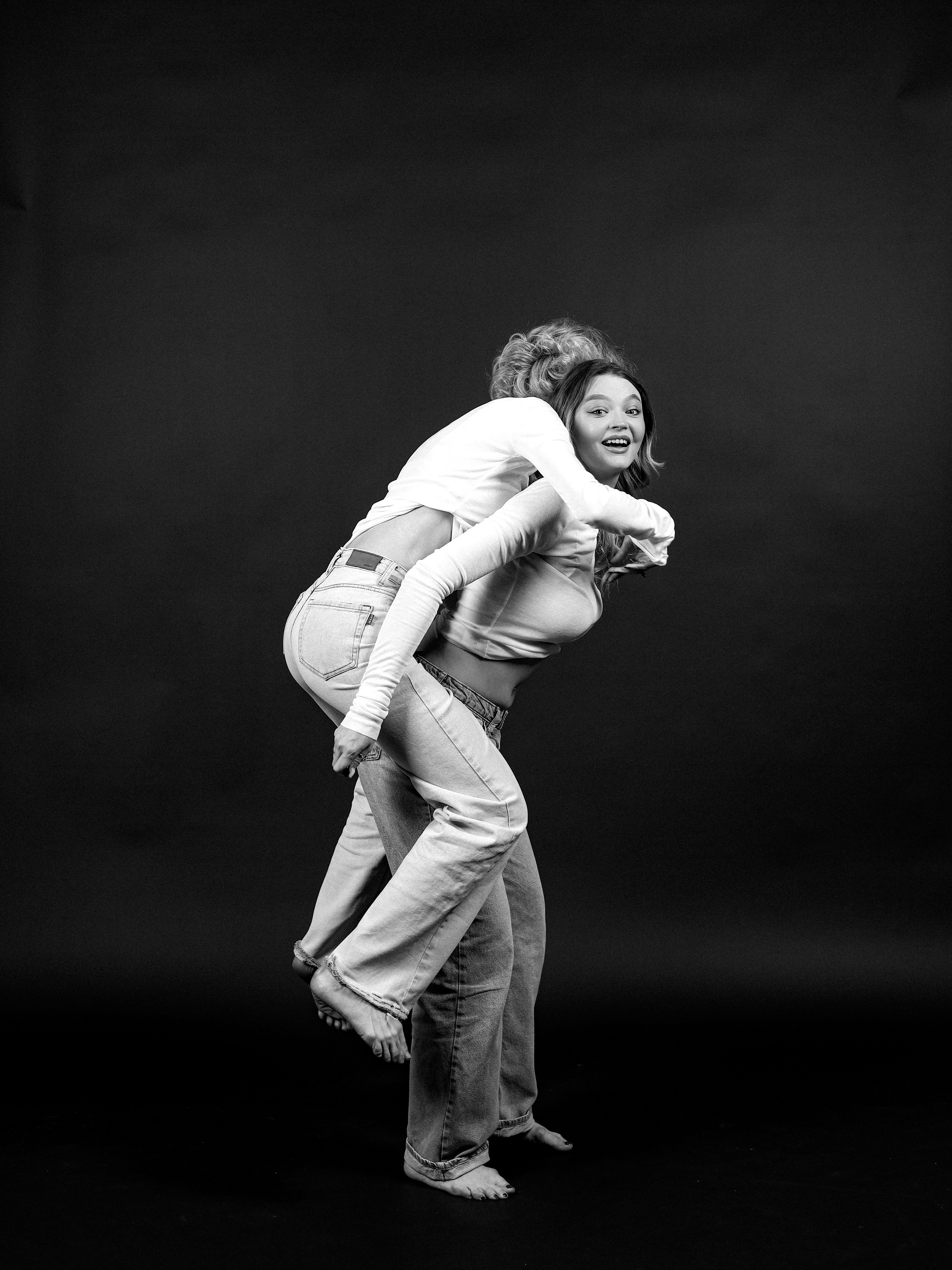 Дарья и Анна. Фотостудия без фотографа Чехов. Первая студия автопортрета в Чехове