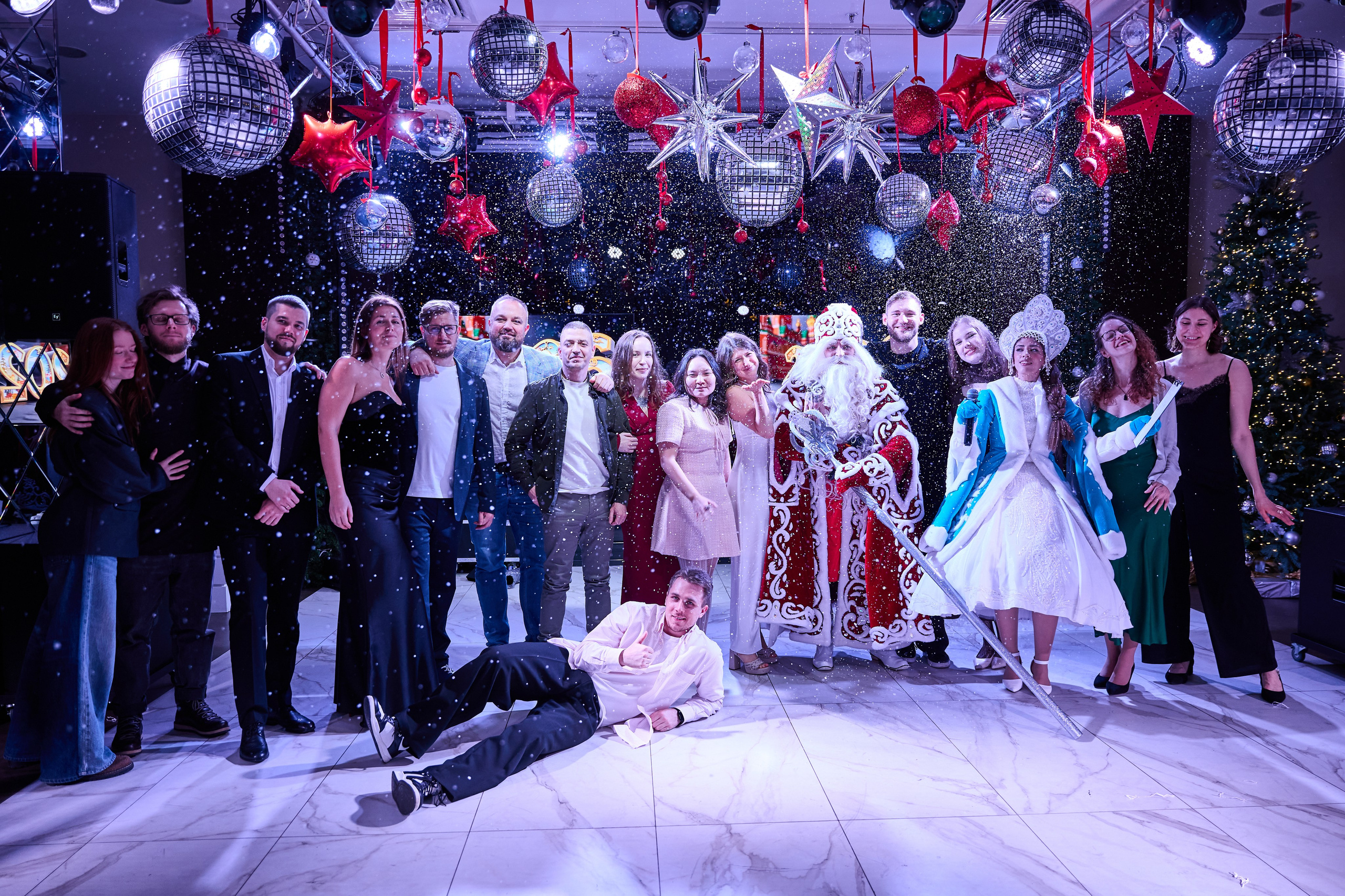 Новогодний корпоратив в пространстве «360» в Санкт-Петербурге | Premium Theatre. Репортажный фотограф в Санкт-Петербурге — Федор Борисов | Съемка мероприятий
