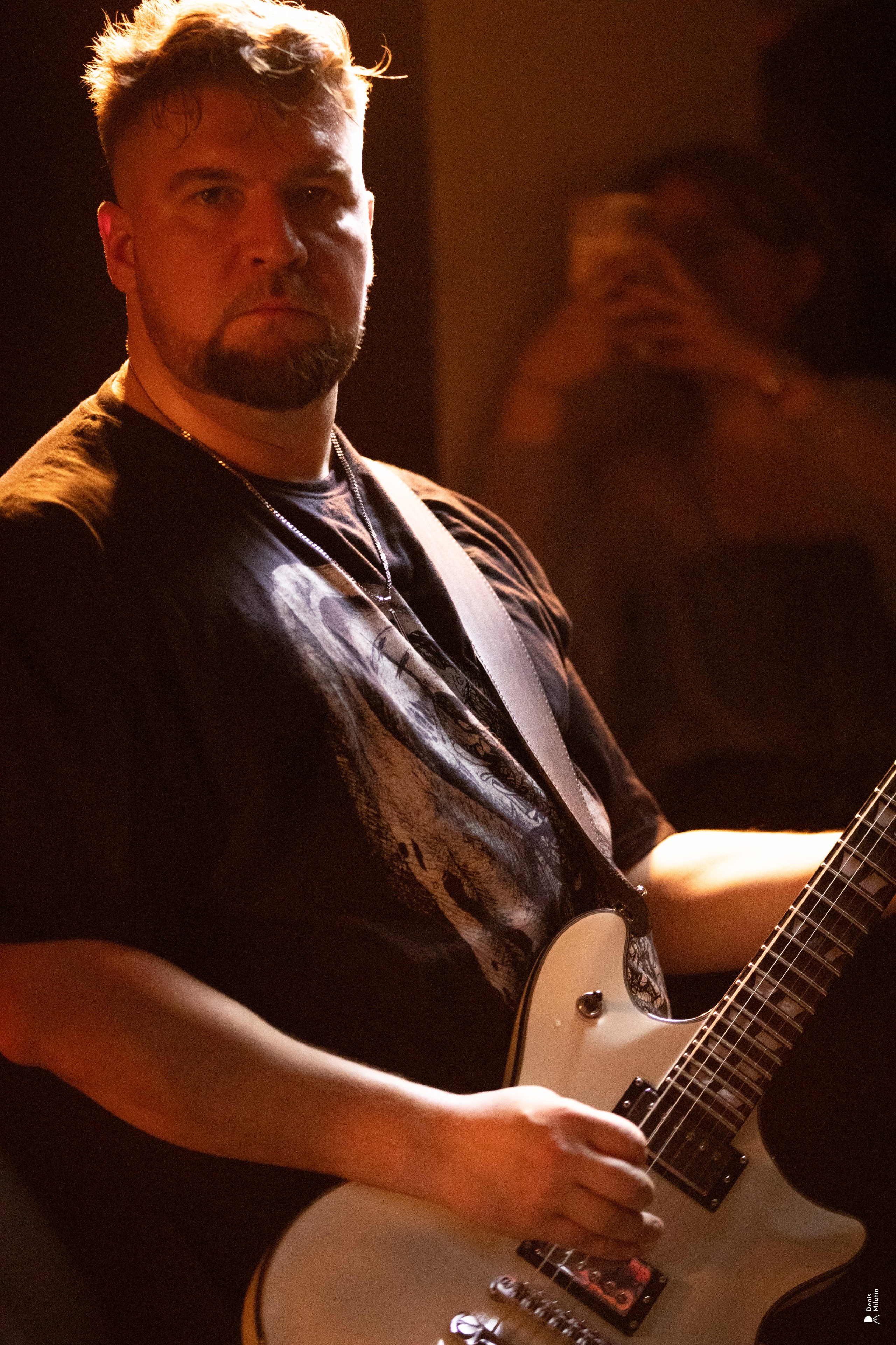 Рядом Ассенизаторы. Портретный фотограф Денис Милютин