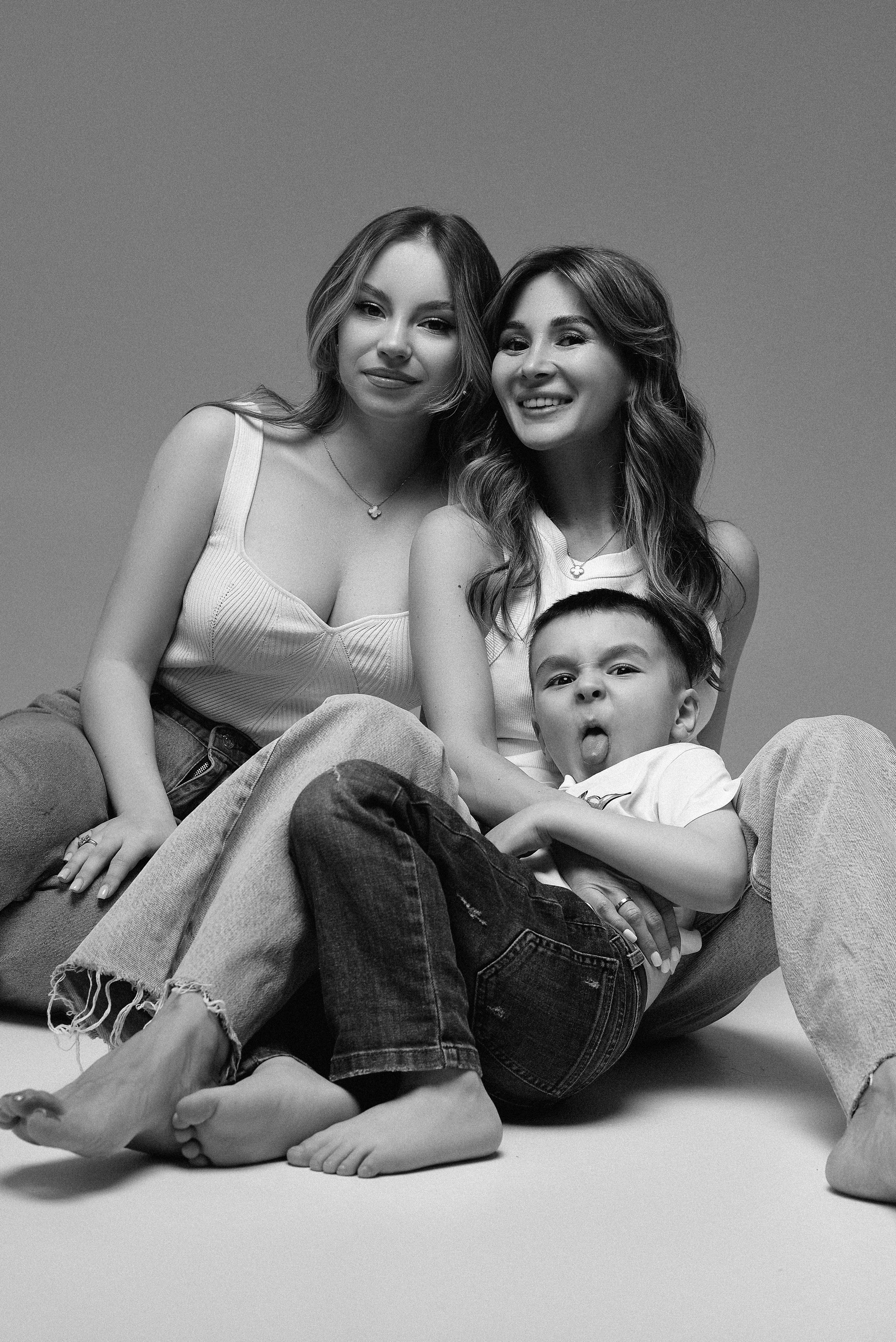 Gulya / Lera / Igor'. Главная