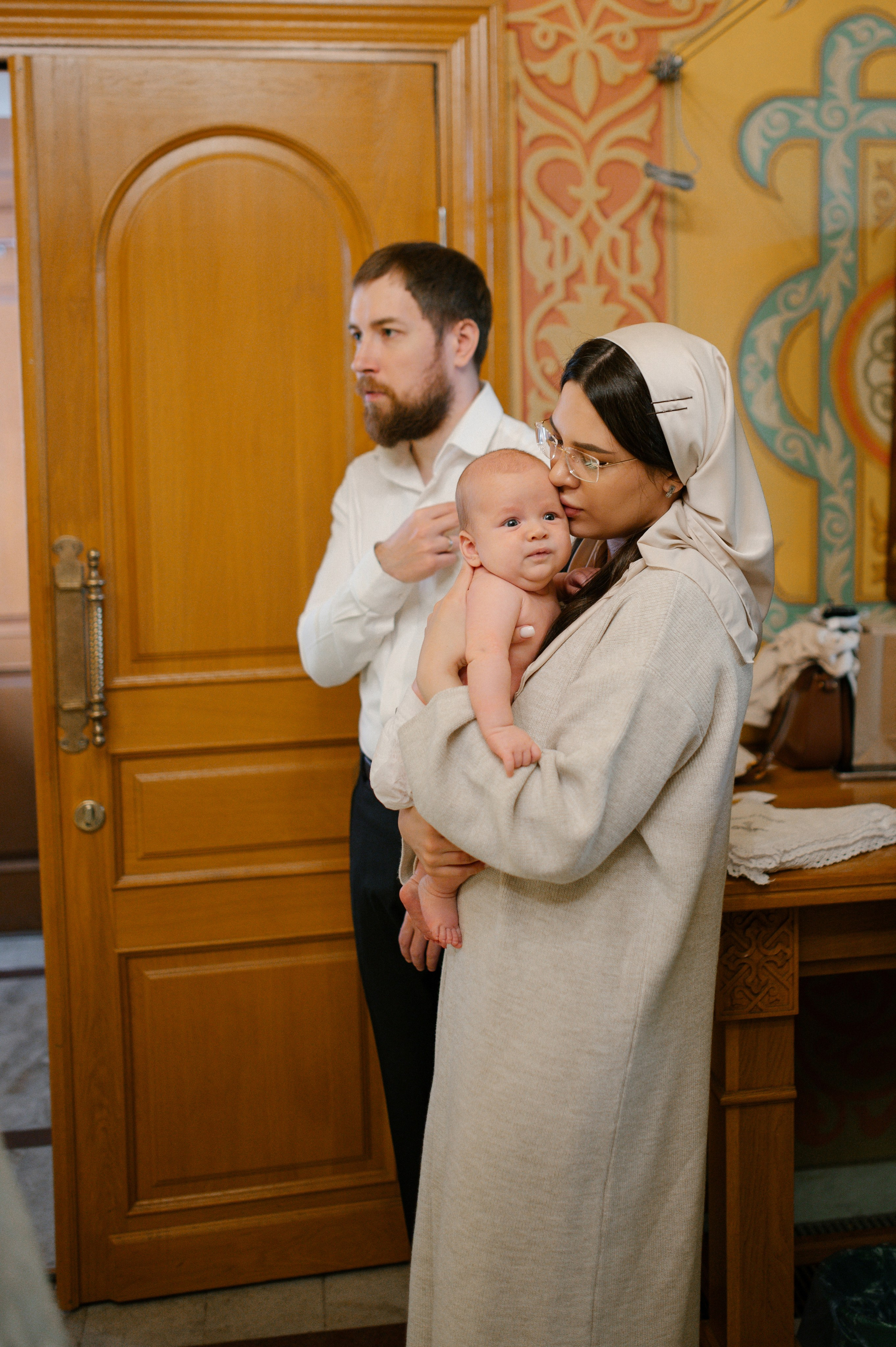 Крещение в Храме Воздвижения Креста Господня в Алтуфьеве. Семейный и свадебный фотограф в Москве Татьяна Николаева