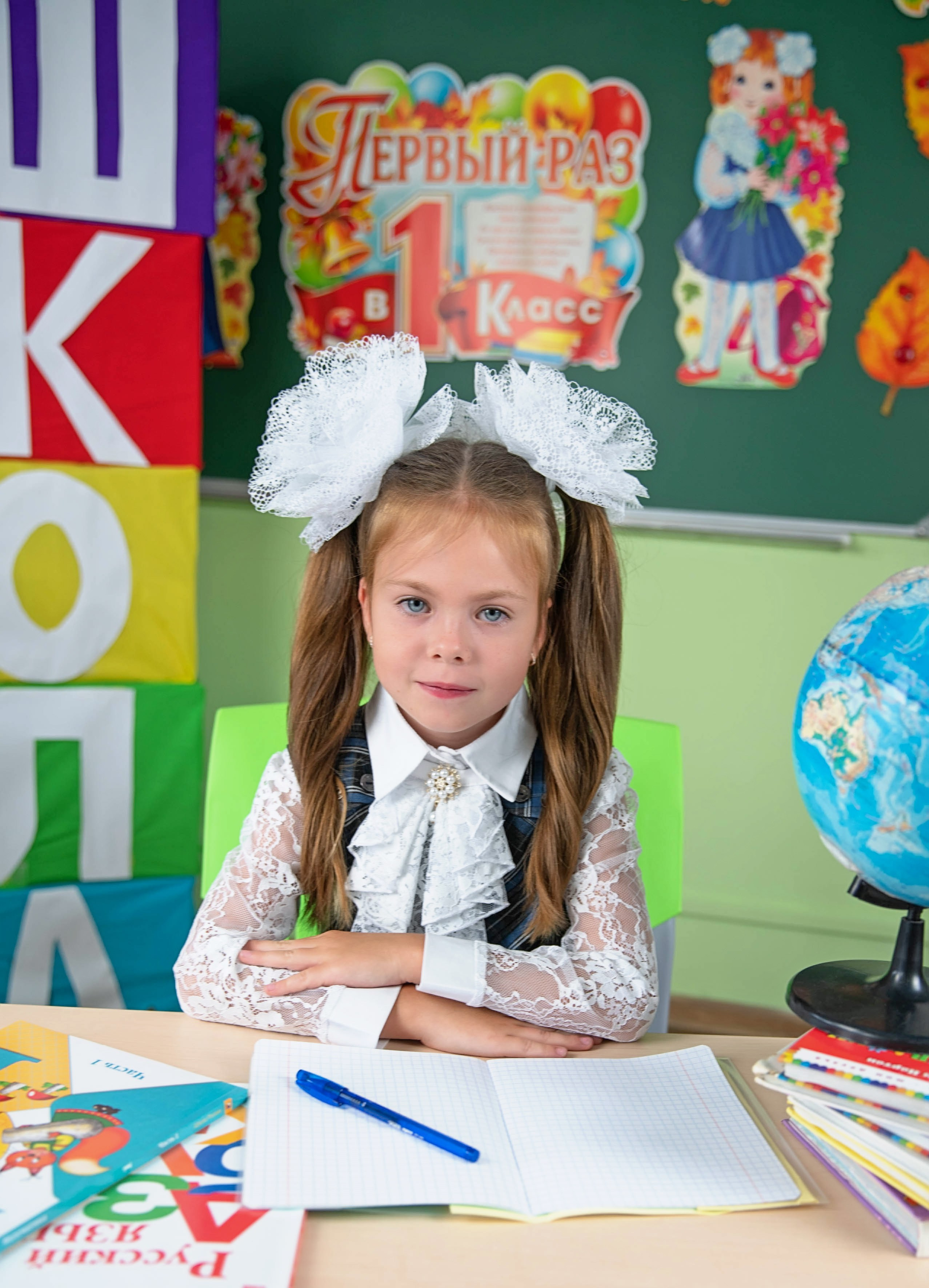 Первый класс линейка, в классе, портреты. Семейный и детский фотограф в Нижнем Новгороде