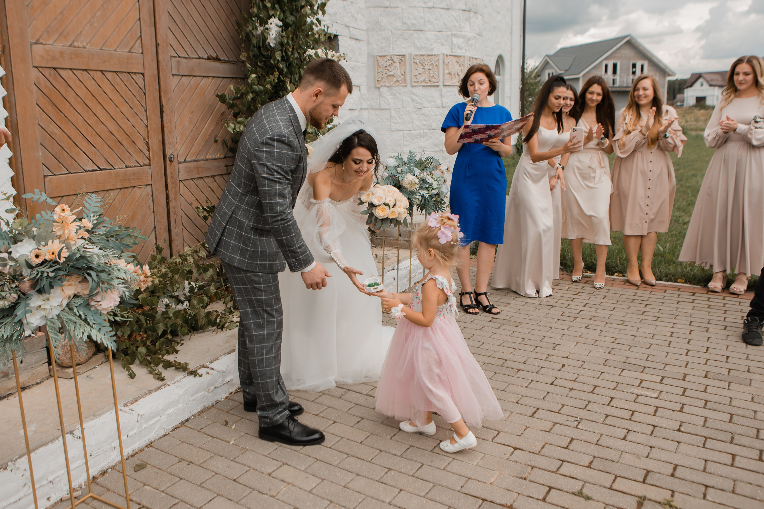 Свадебная фотосессия Сергея и Татьяны. Наша свадебная сказка. Видеосъемка и фотосъемка свадеб. Фотограф и оператор на свадьбу. Видеосъемка подкастов, собственная видео-фотостудии. Предметная фотосъемка