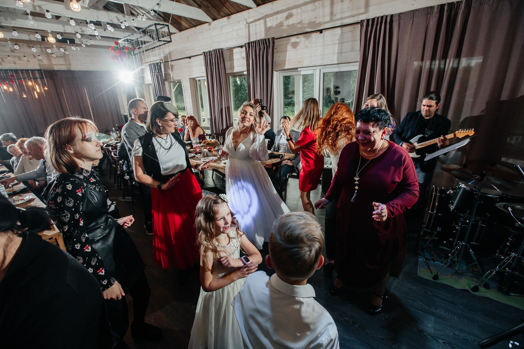 Свадебная съемка Северодвинск в стиле рок. Свадебный фотограф в Архангельске и Северодвинске