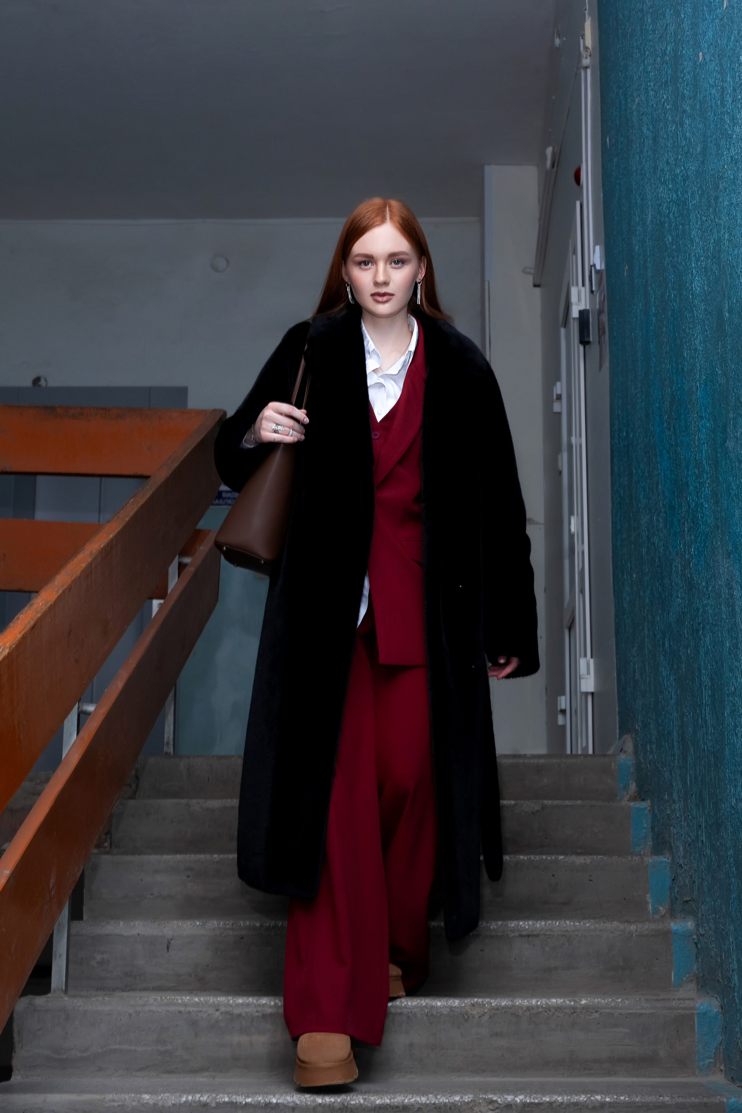 Фото в подъезде: Контраст эпох, контраст стилей, контраст красоты. Фотограф в Томске Евгения Гуляева