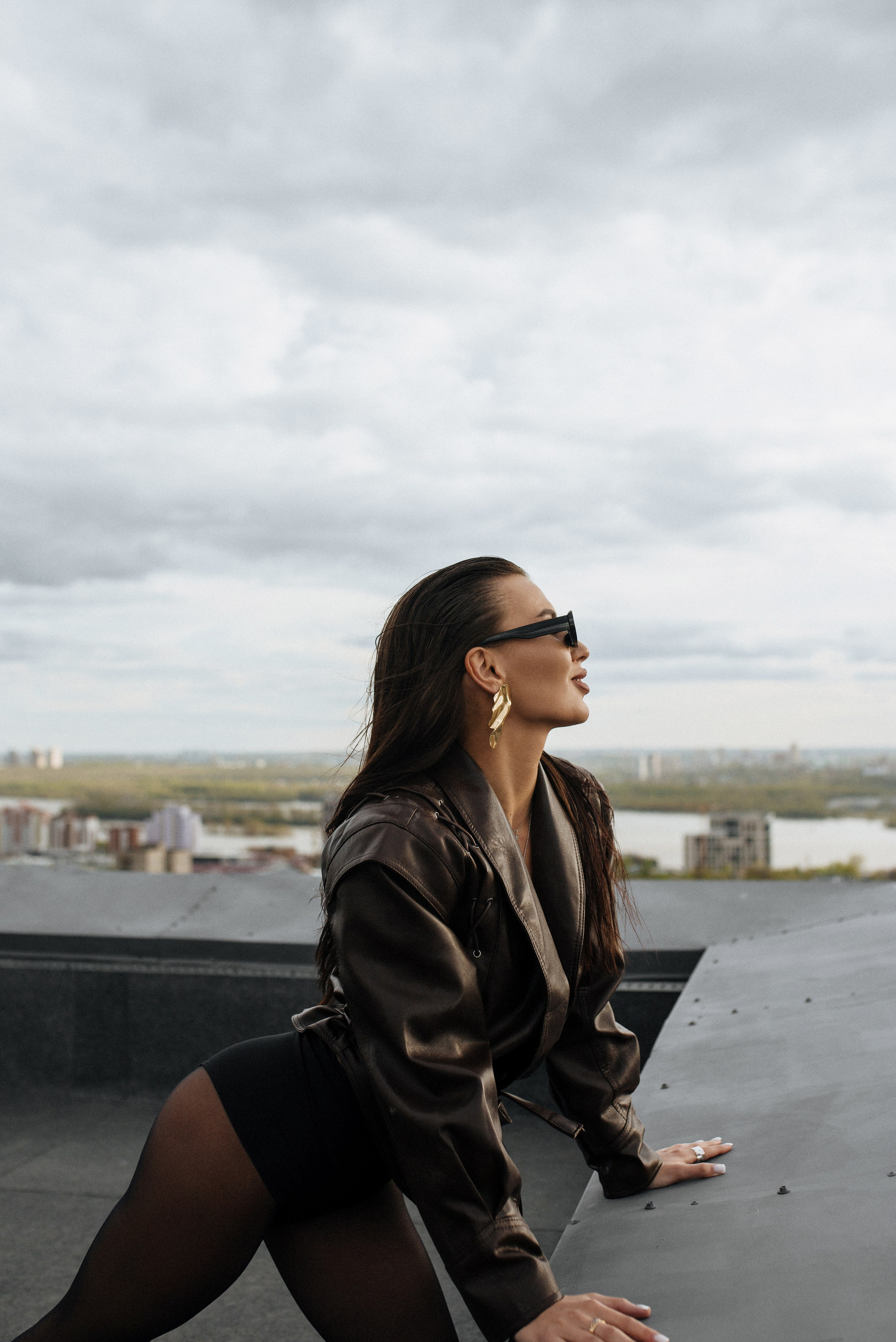 Фотосессия в Новосибирске: Сексуальный образ на крыше с видом на реку |Дарья Едапина. Фотограф Дарья Едапина Новосибирск