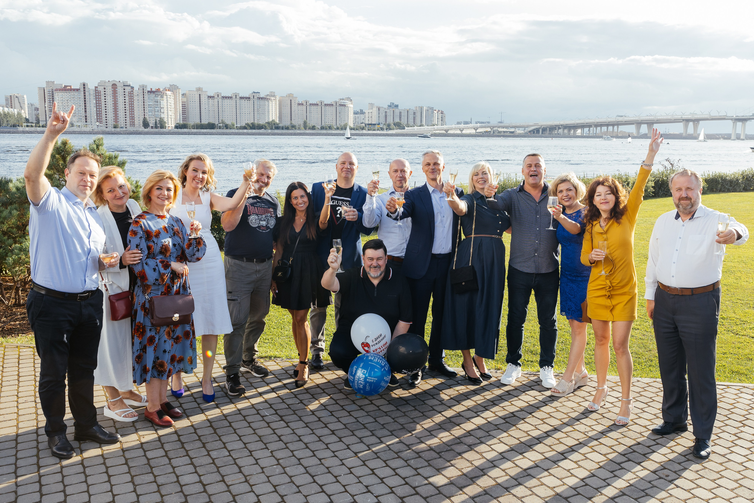 Снимал репортаж для «Газпром нефть», Газстройпром, Росатом, ОЗОН, Мегафон, ВТБ, Т-Банк, Unilever, Материа Медика Холдинг. Фотограф Serg-Epic — Сергей Клепиков