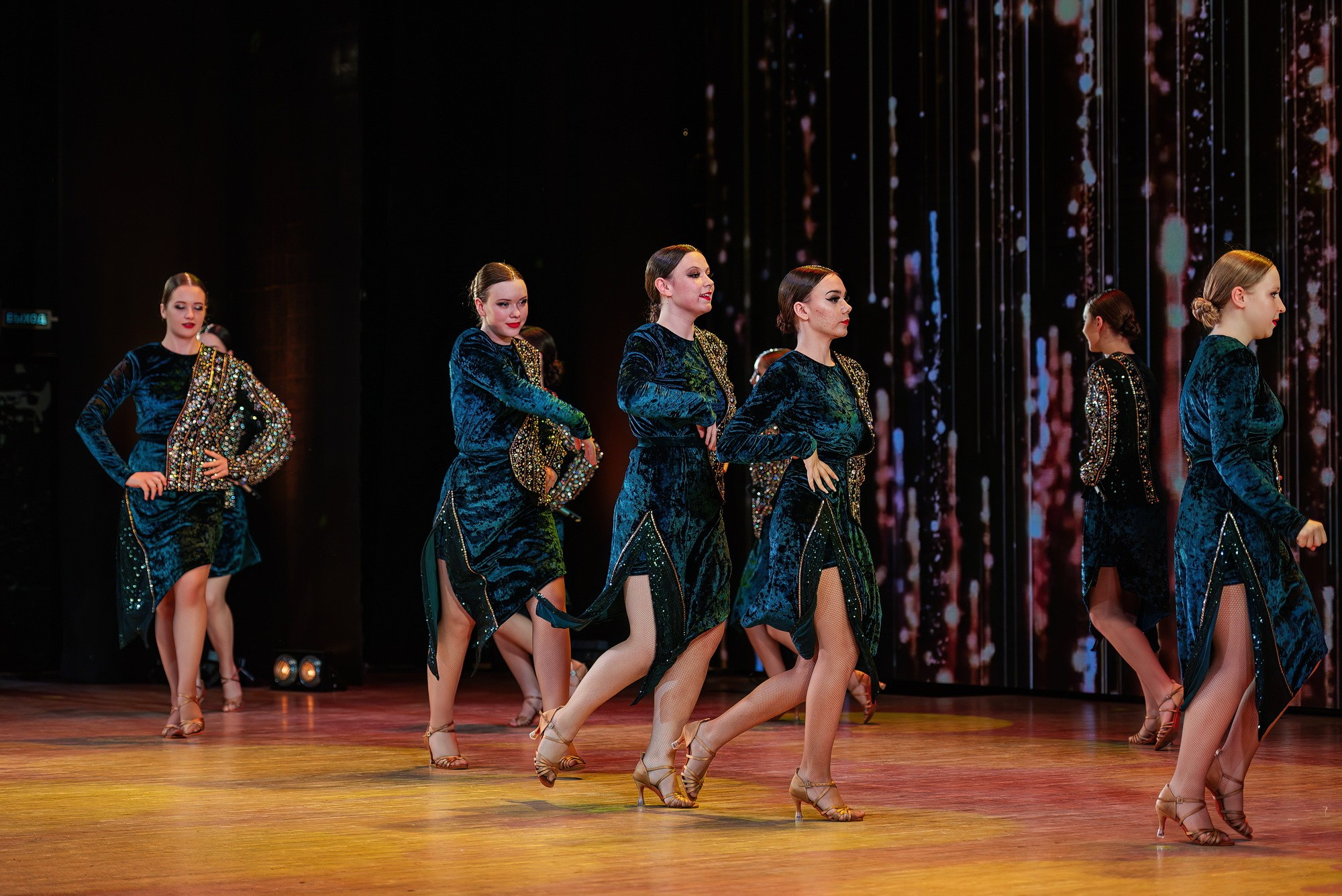 Отчетный концерт Образцового коллектива Алтая театра эстрадной песни «Созвездие». Свадебный и репортажный фотограф Никита Сницарев в Барнауле