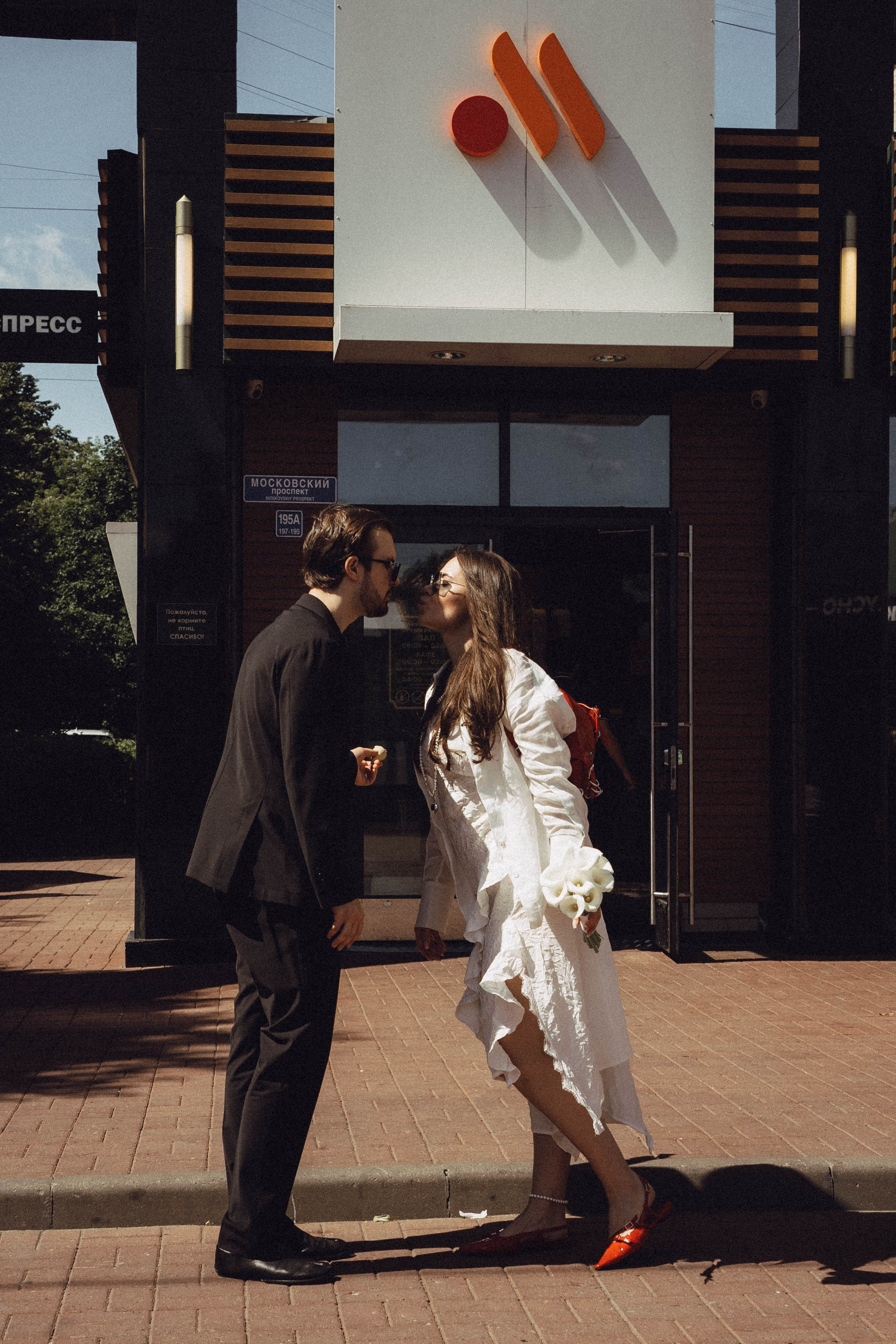 СВАДЕБНАЯ СЬЕМКА В ПАРКЕ ПОБЕДЫ И ПРОГУЛКА ПО МОСКОВСКОМУ ПРОСПЕКТУ. Профессиональный фотограф, Санкт-Петербург — Виктория Богомолова