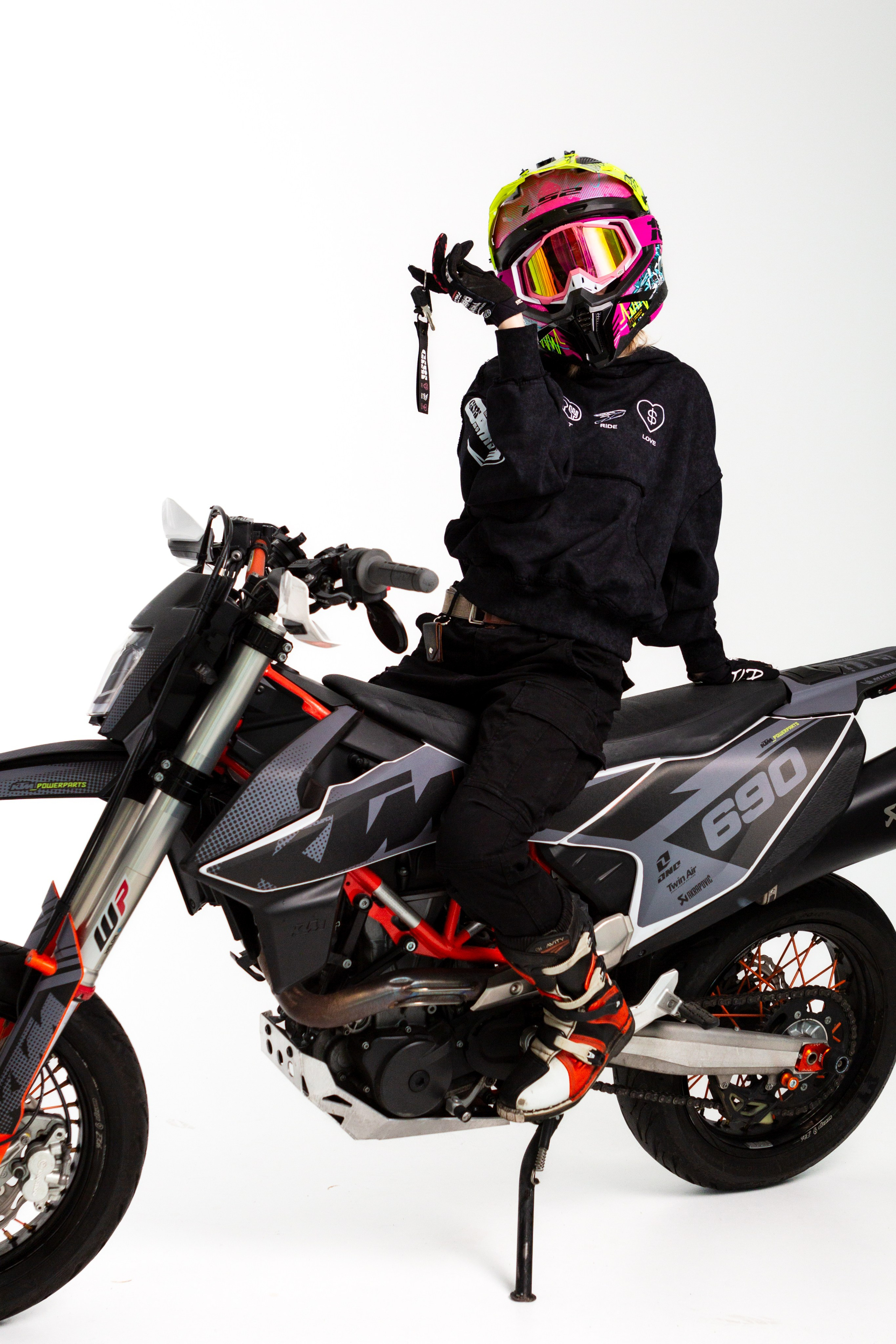 Giri rides. Khalimonov