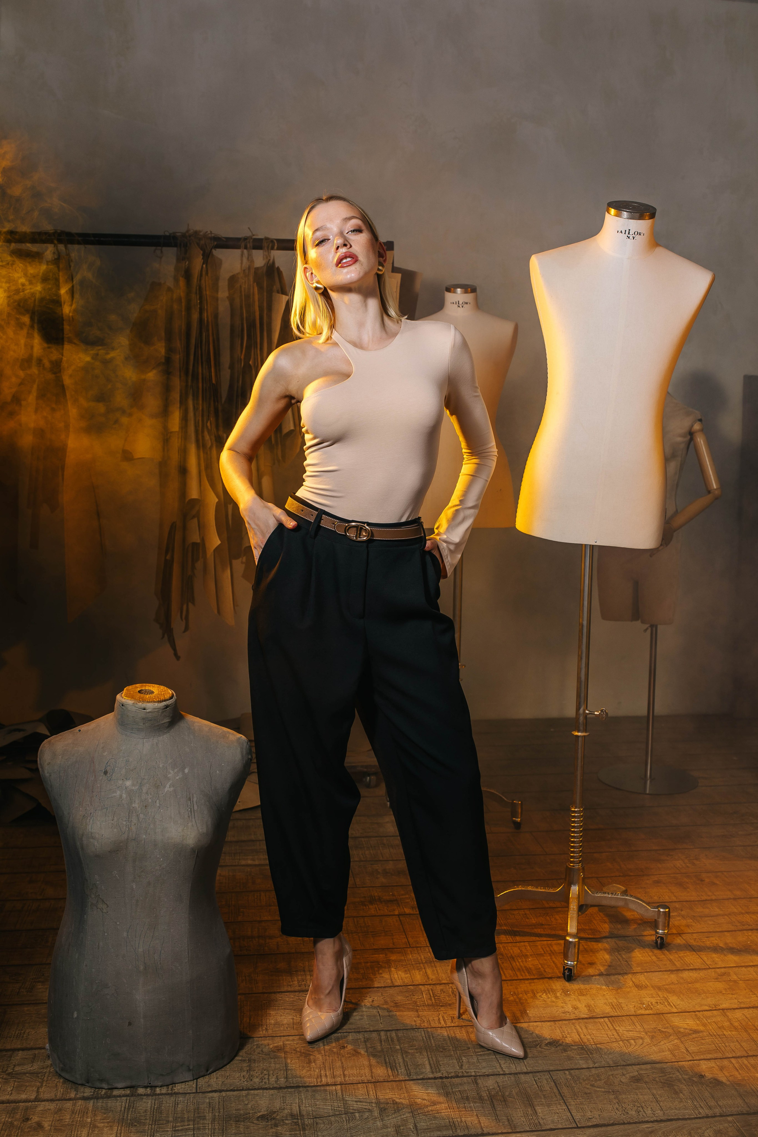 Реклама Брюк. Профессиональный фотограф