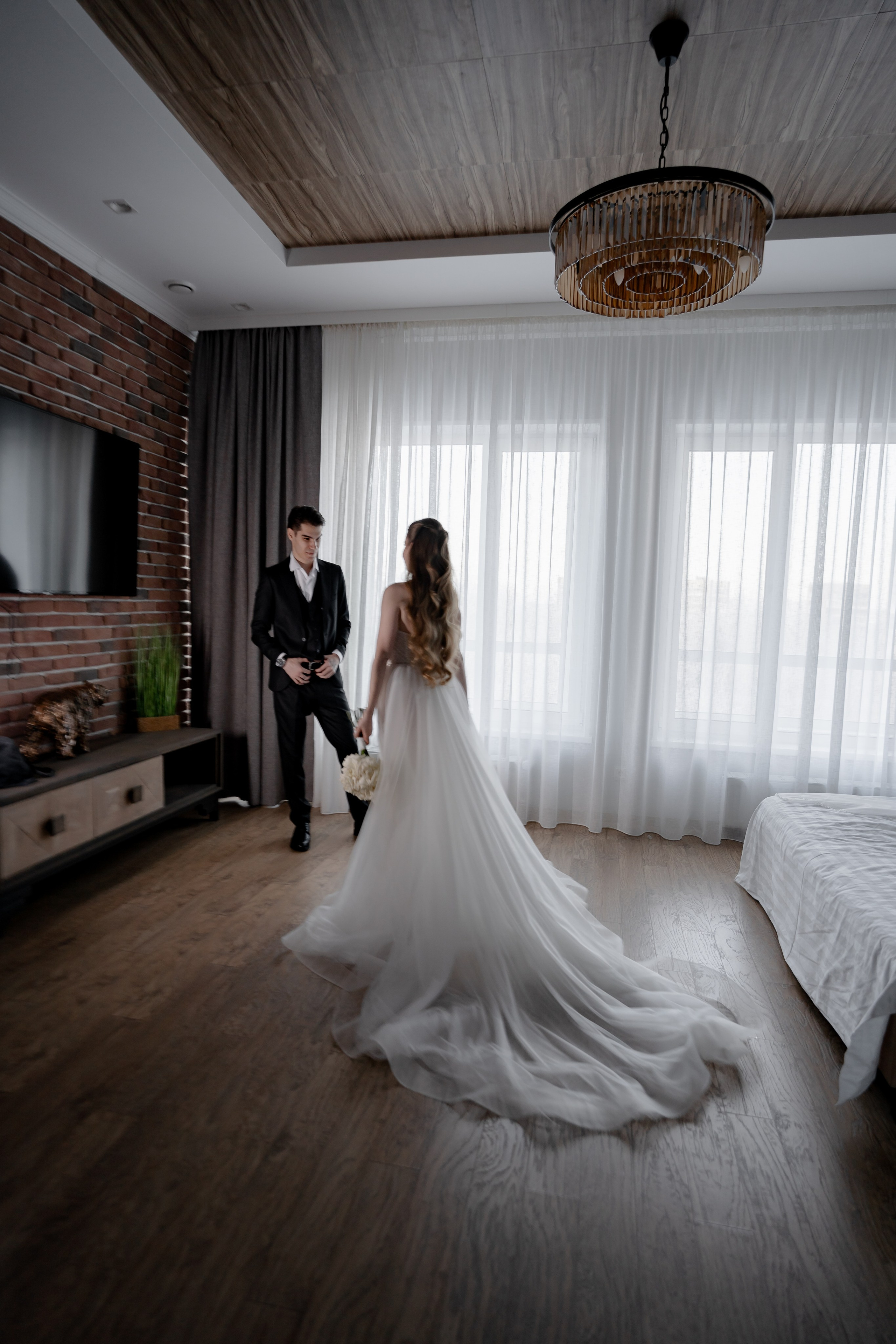 СВАДЕБНАЯ СЬЕМКА СБОРОВ В ОТЕЛЕ И ВЫЕЗД НА ЦЕРЕМОНИЮ (СНЯТО В СИБИРЕ В НИЖНЕВАРТОВСКЕ)М. Профессиональный фотограф, Санкт-Петербург — Виктория Богомолова