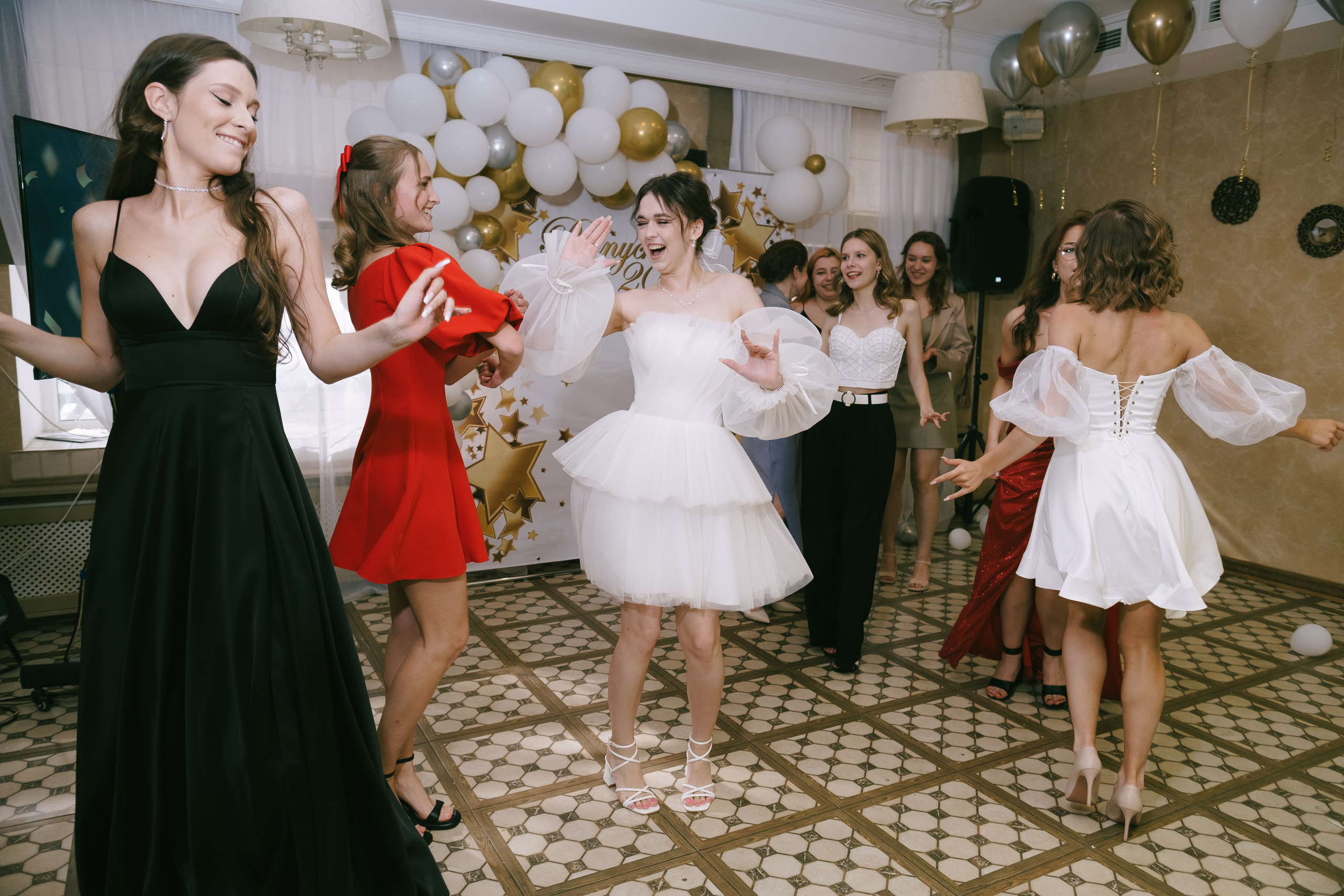 Выпускной школа 33. Свадебный и репортажной фотограф Денис Ожигин в Краснодаре и Краснодарском крае