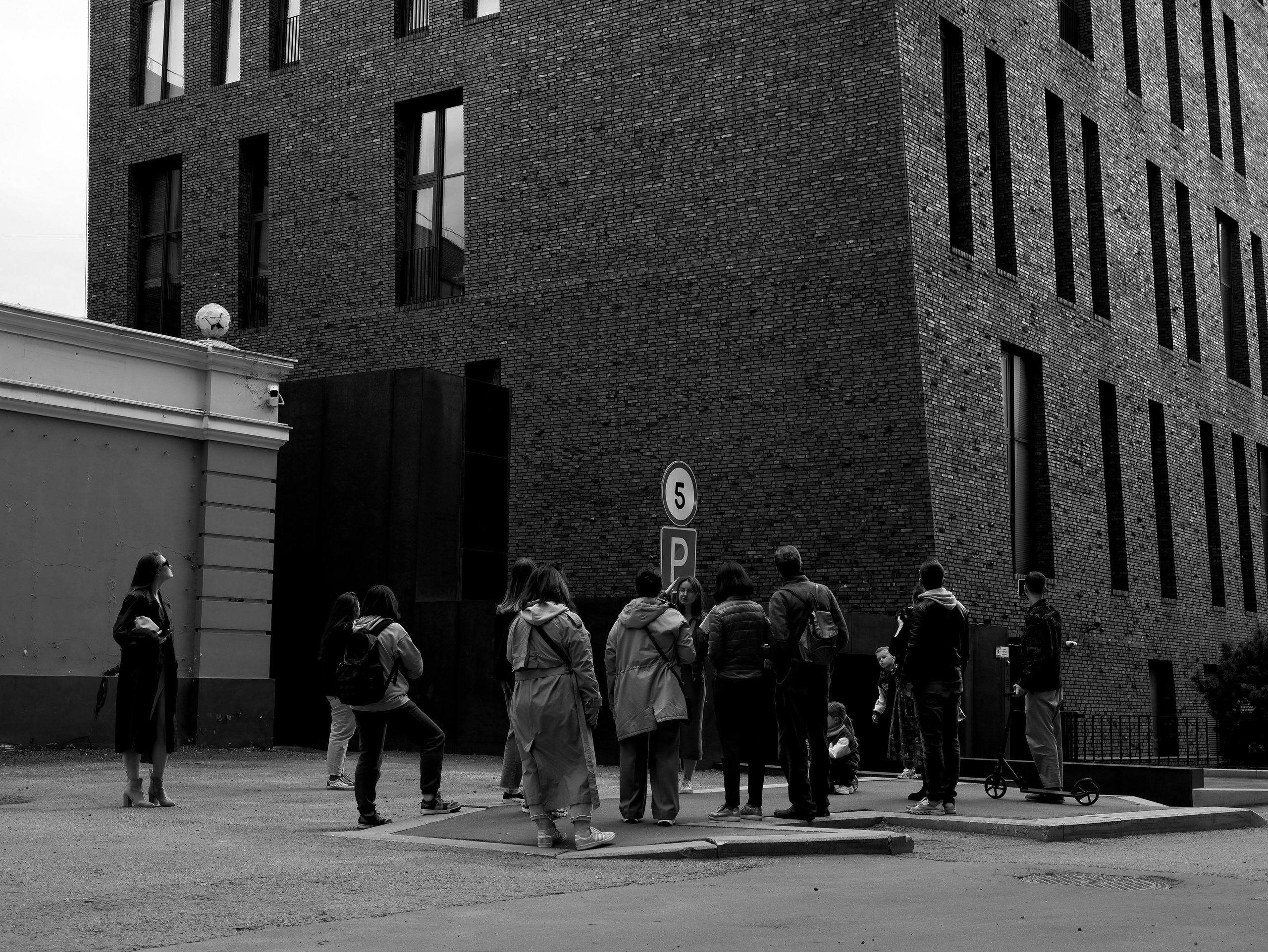 Прогулки с архитектором x A-House. Михаил Мулач | Архитектурный фотограф