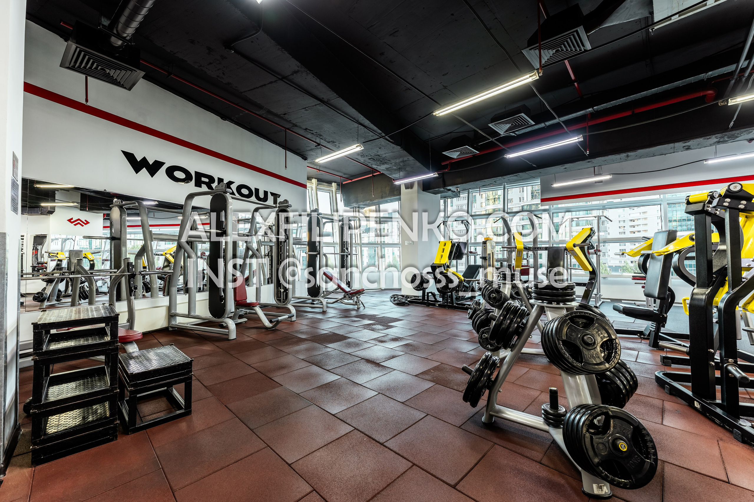 WORKOUT Достык 18. Фотограф интерьера недвижимости и архитектуры в Астане