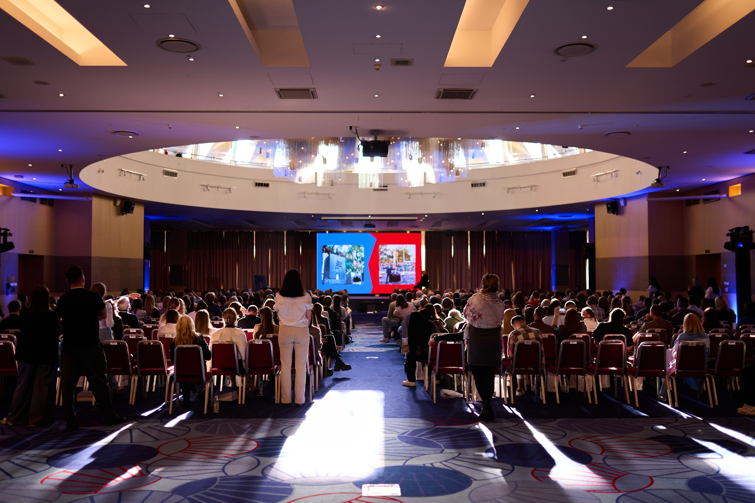 Форум «Точки Роста» — Бизнес-форум в СПБ. Репортажный фотограф в Санкт-Петербурге — Федор Борисов | Съемка мероприятий