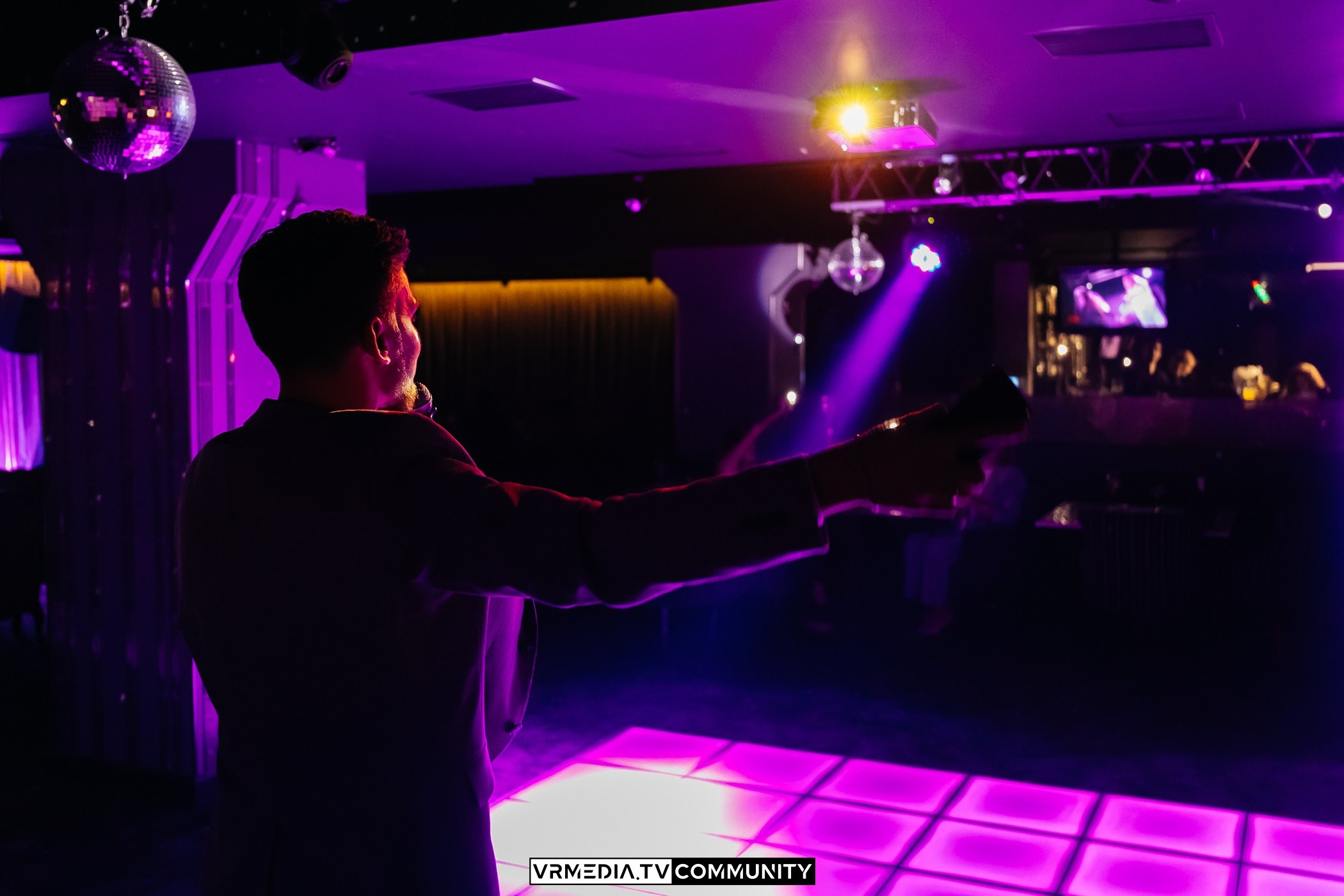 Выходные в караоке-баре «Volna»