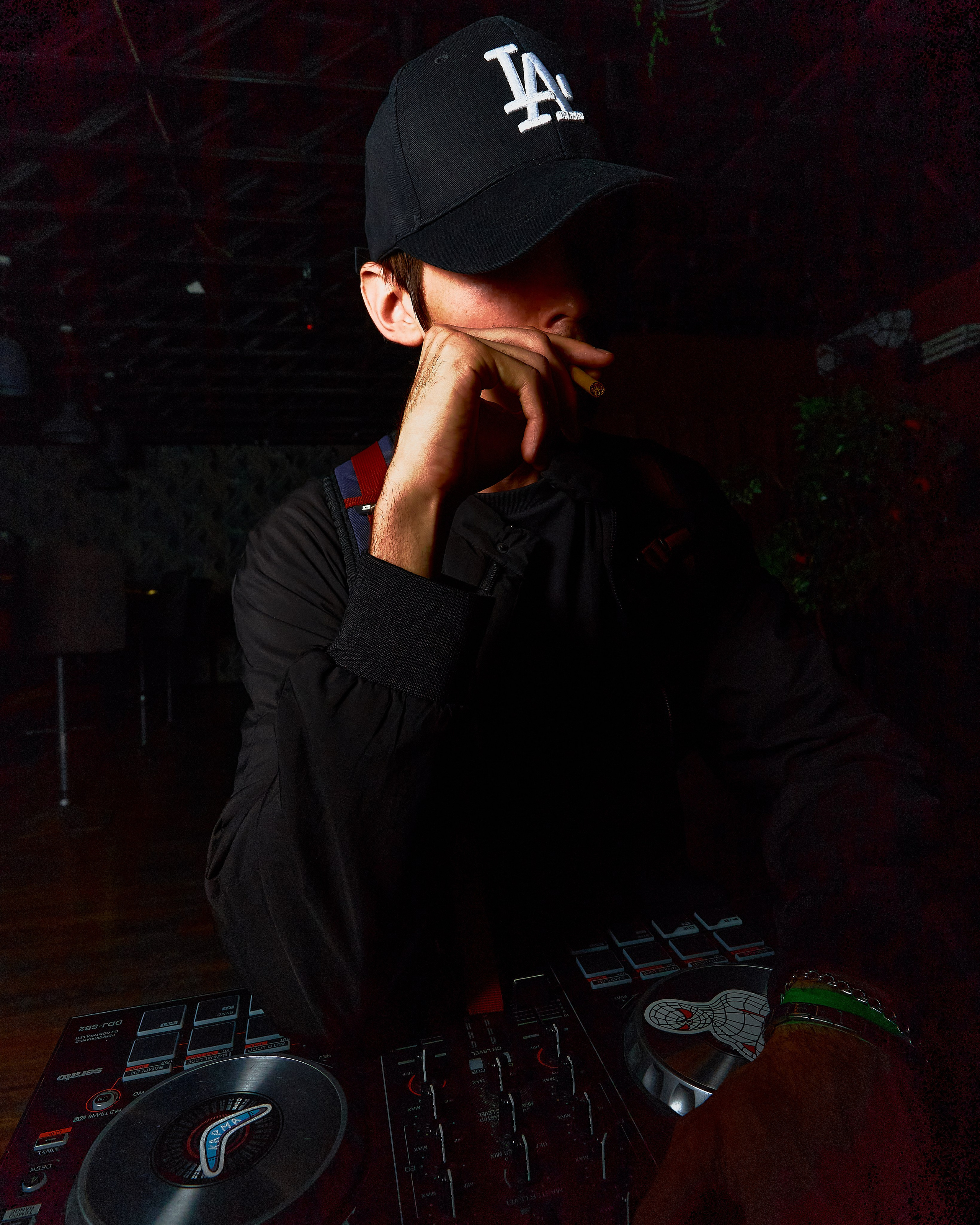 Kinemotor 9 years. Святослав Лебедев | Рекламный фотограф — Коммерческая съемка, Арт-дирекшн, AI-интеграция