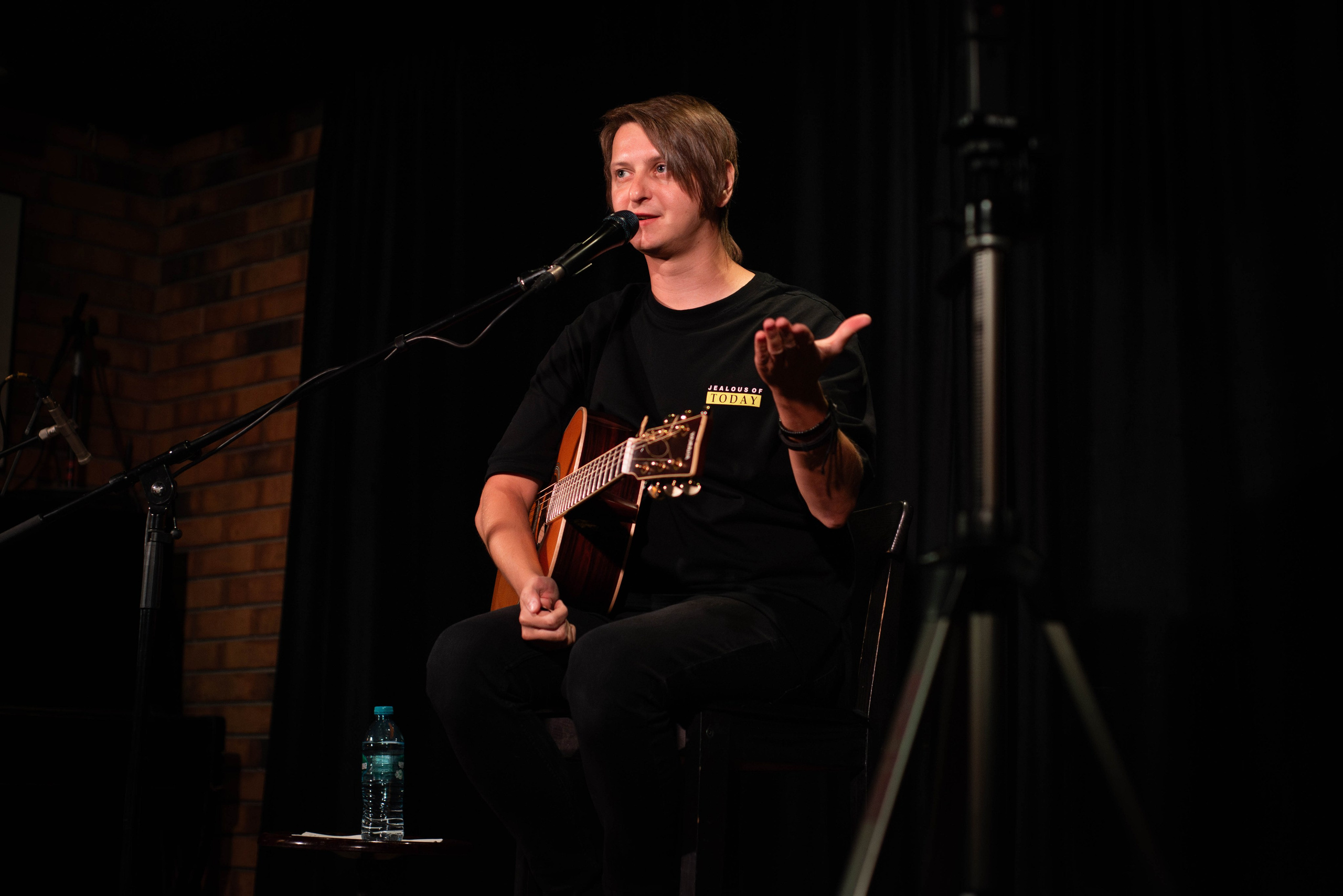 Лёва Сазонов (1 августа 2024 года, Москва, арт-кафе Пушкарёв). Фотограф Светлана Блинова, Москва и Московская область