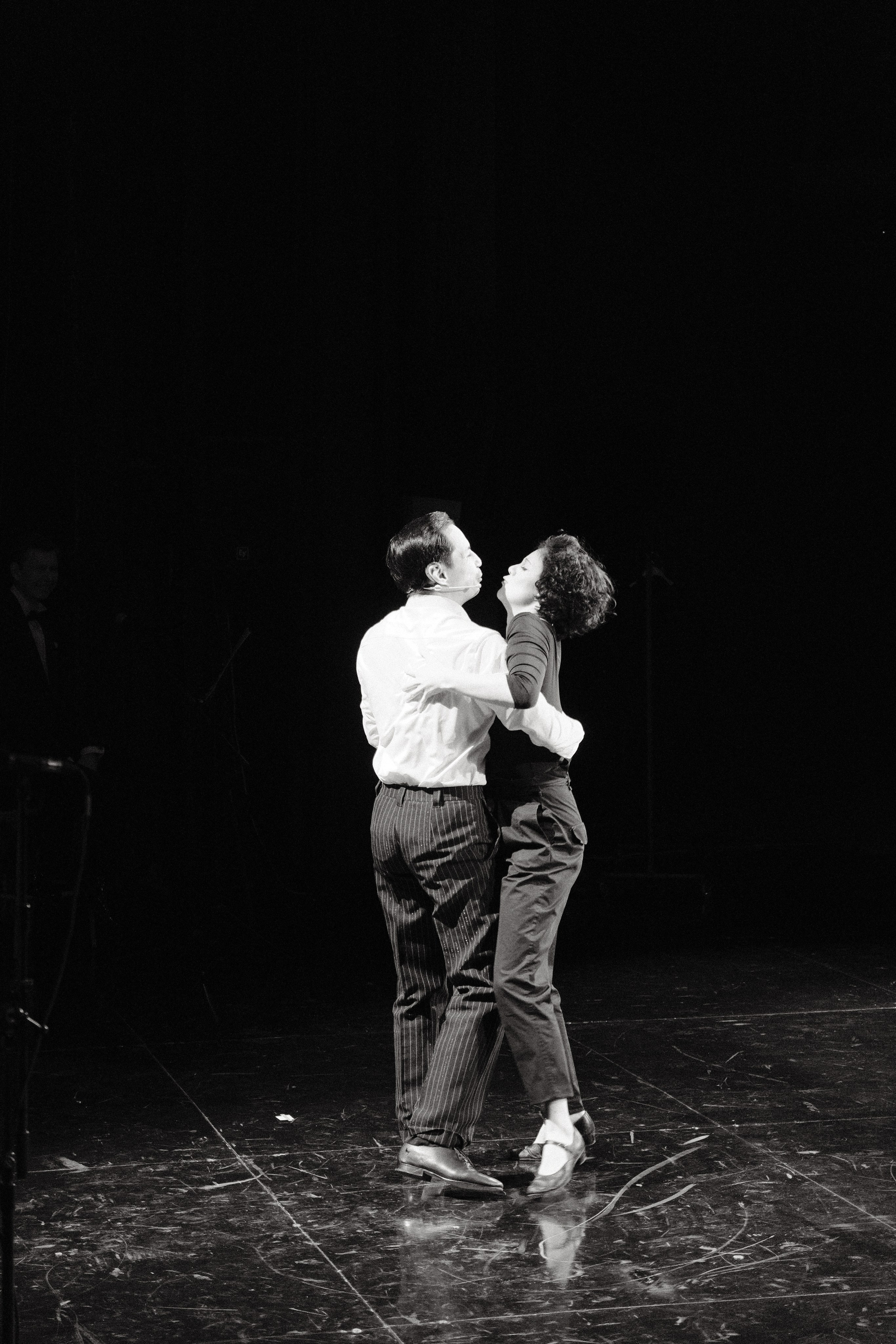 Фотосъёмка спектакля «Счастливые поют». Портретный и репортажный фотограф в Алматы Поваляев Дмитрий