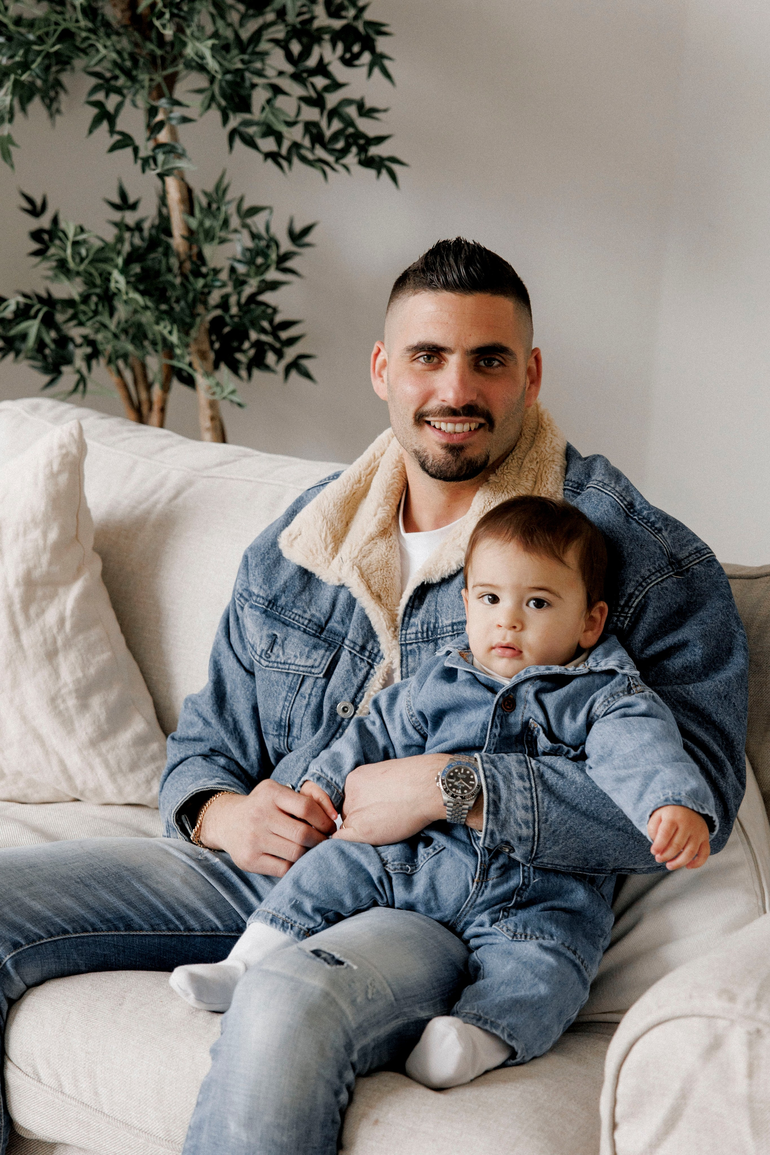 Family photoshoot in White Studio. Wedding and family photographer