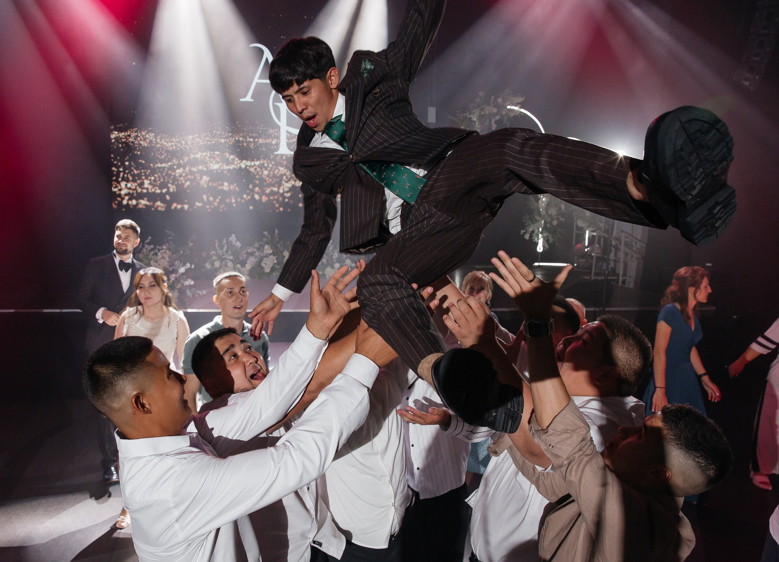 Уютная свадьба — Аскар и Катя на Марсовом поле. Свадебный фотограф в Оренбурге Илья Володьков