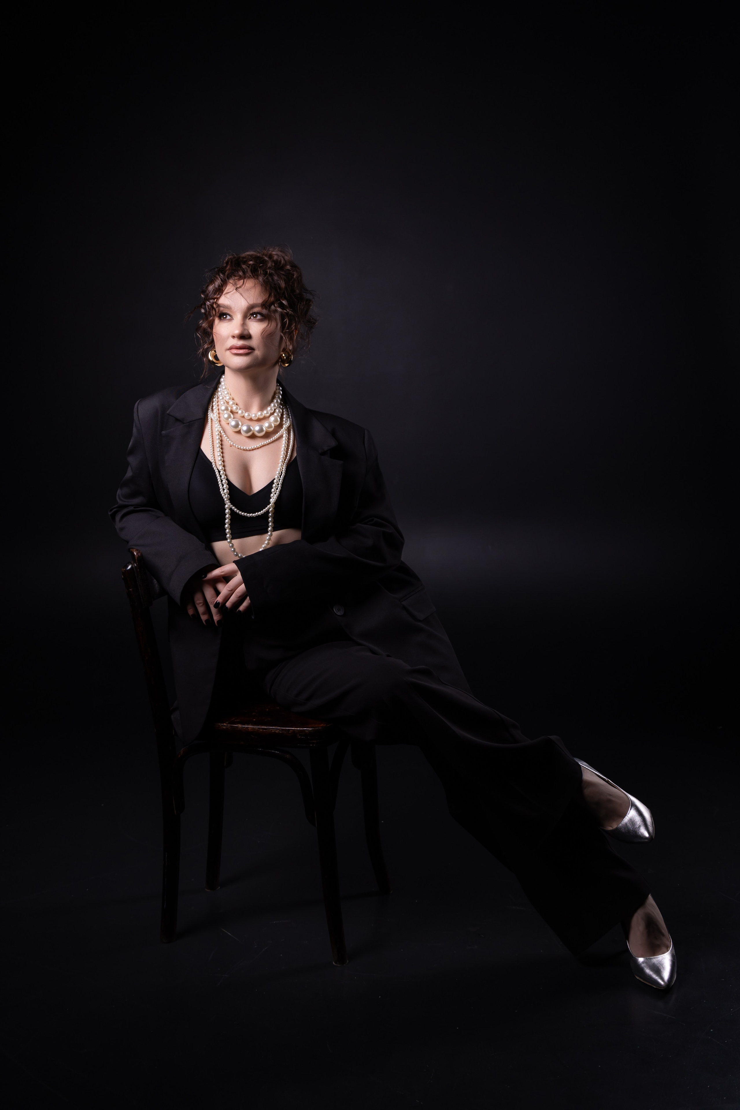 Ольга в фотостудии. Фотограф свадебный, репортажный, индивидуальный, фото для маркетплейсов, брендов, автосалонов